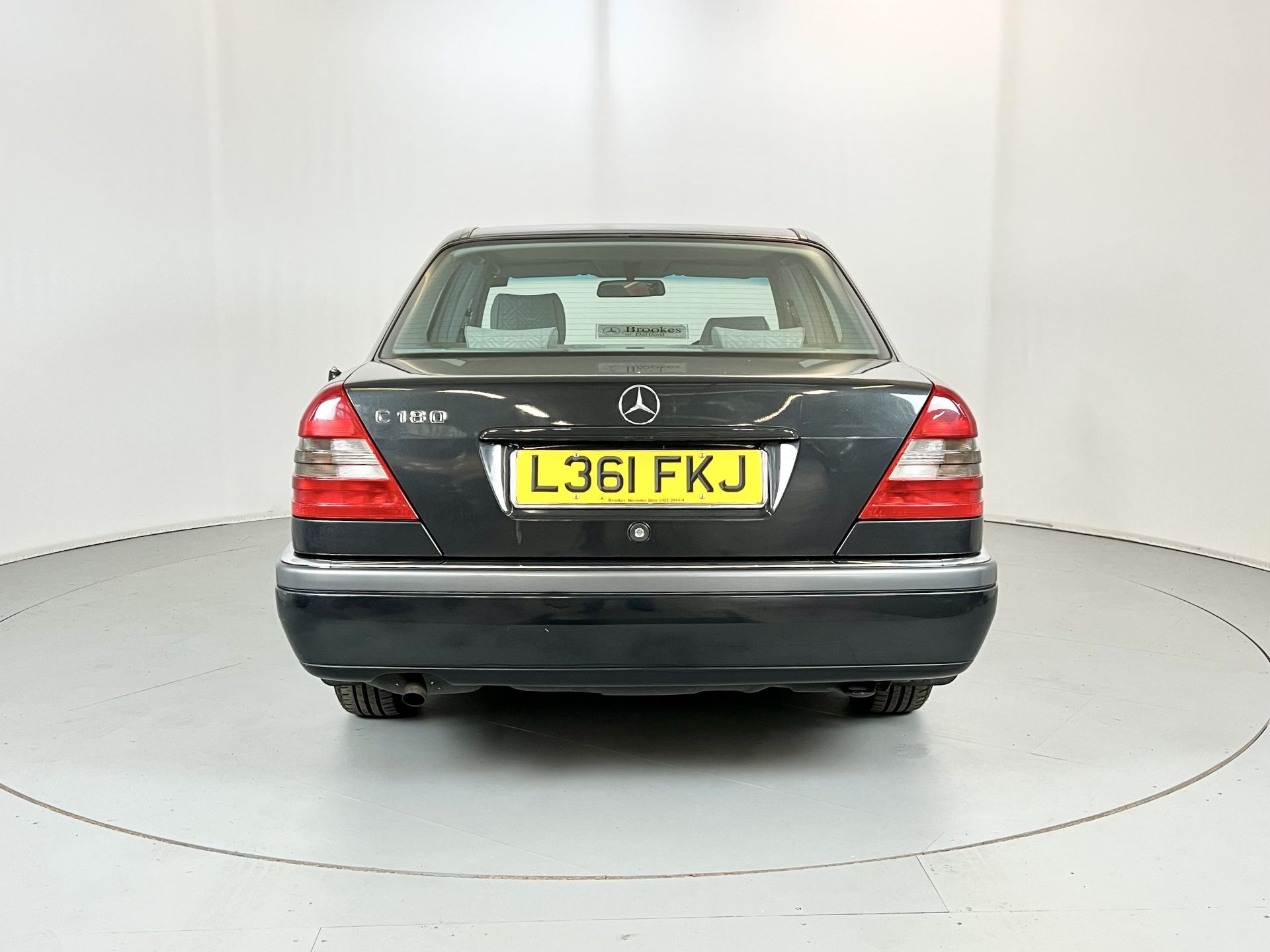 Mercedes C180 - Image 8 of 34