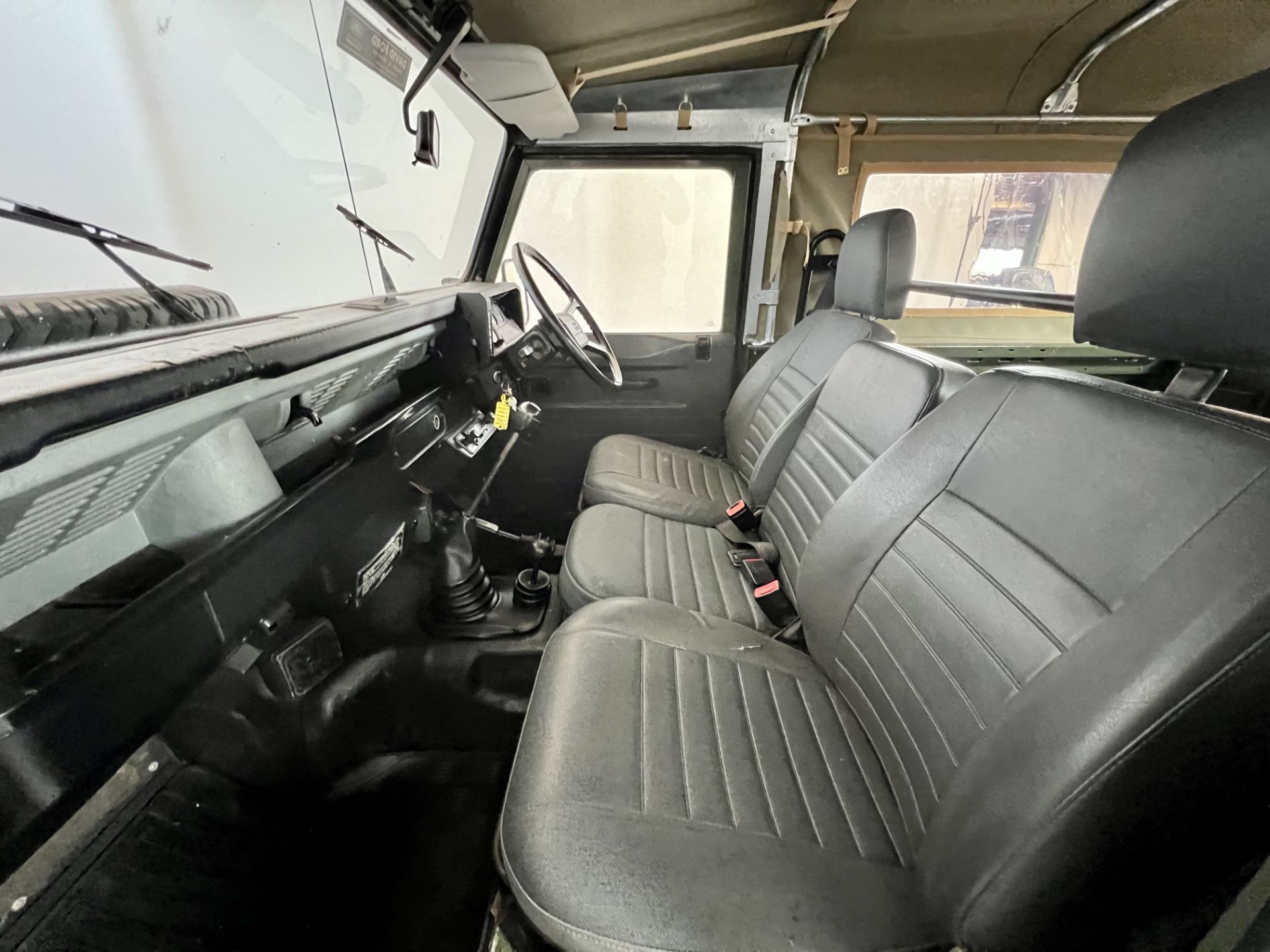 Land Rover Defender 90 - Image 22 of 27
