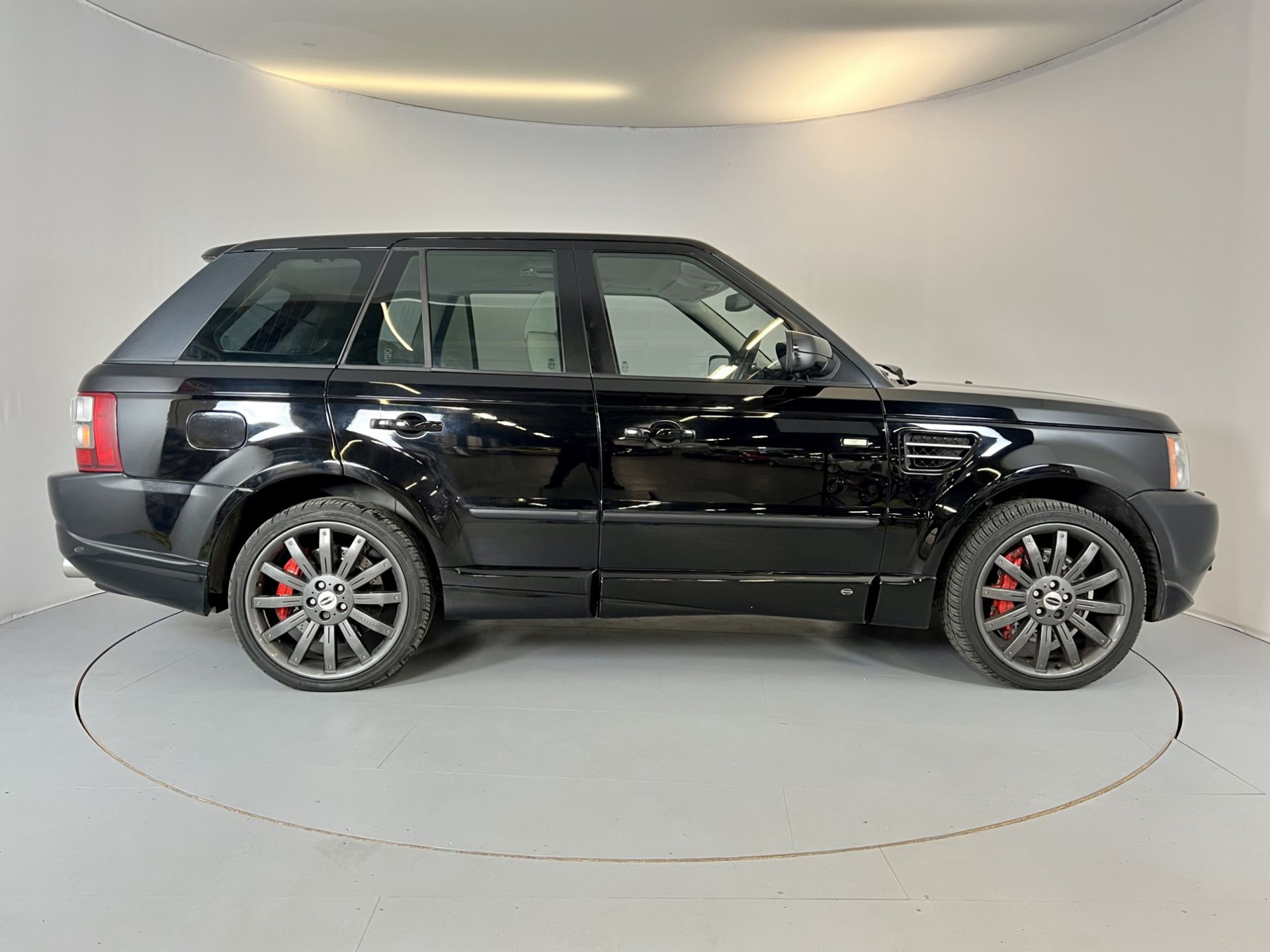 Range Rover Sport 1st Edition 4.2 Supercharged OverFinch - Image 11 of 33