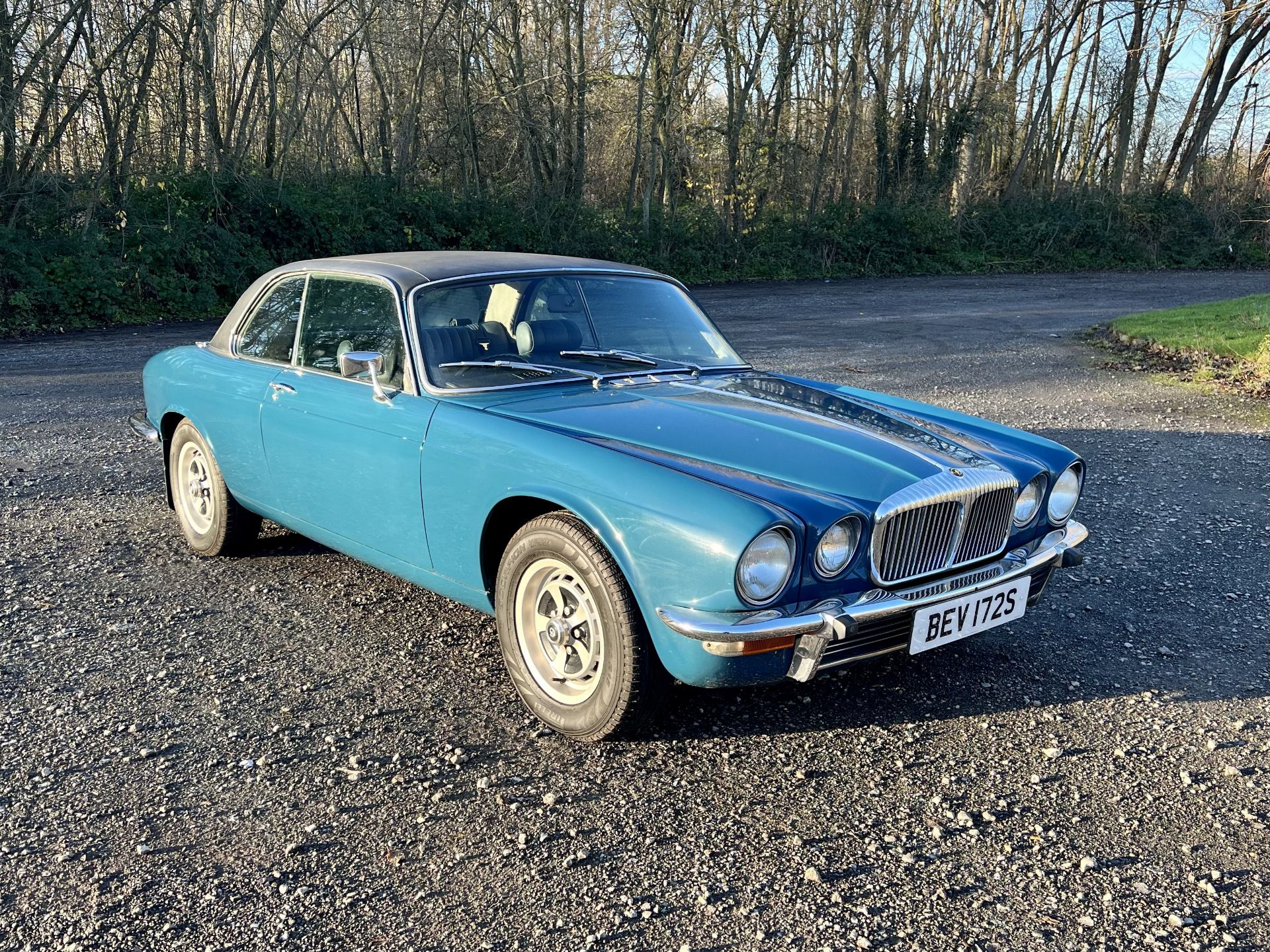 Daimler Sovereign Coupe 4.2 - Image 2 of 28