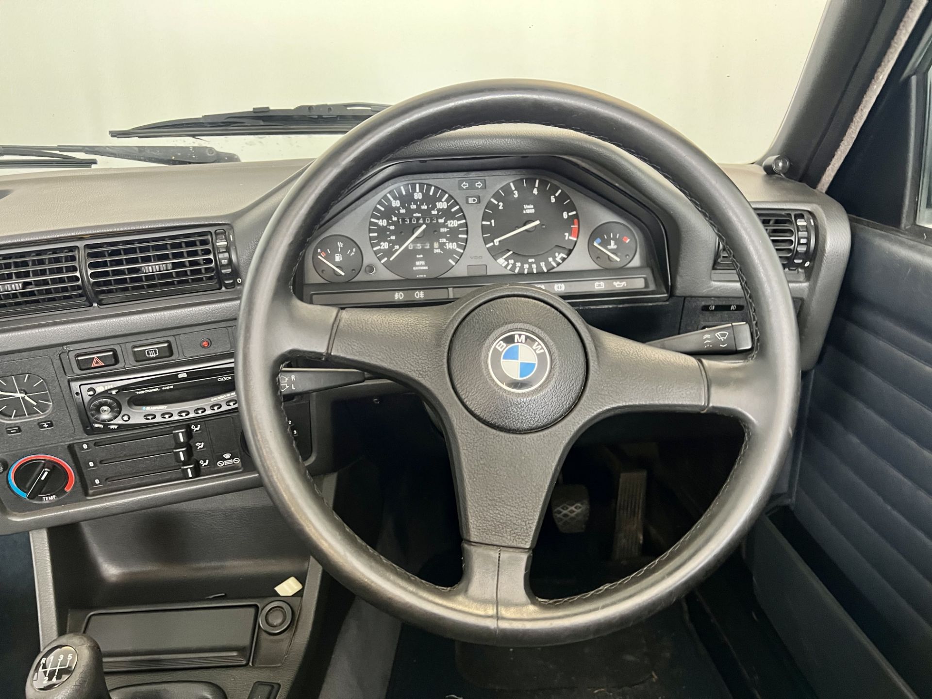 BMW 325i Cabriolet - Image 26 of 32