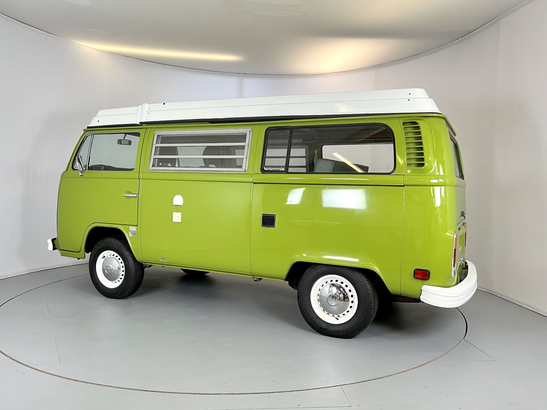 Volkswagen T2 Camper - Image 6 of 33