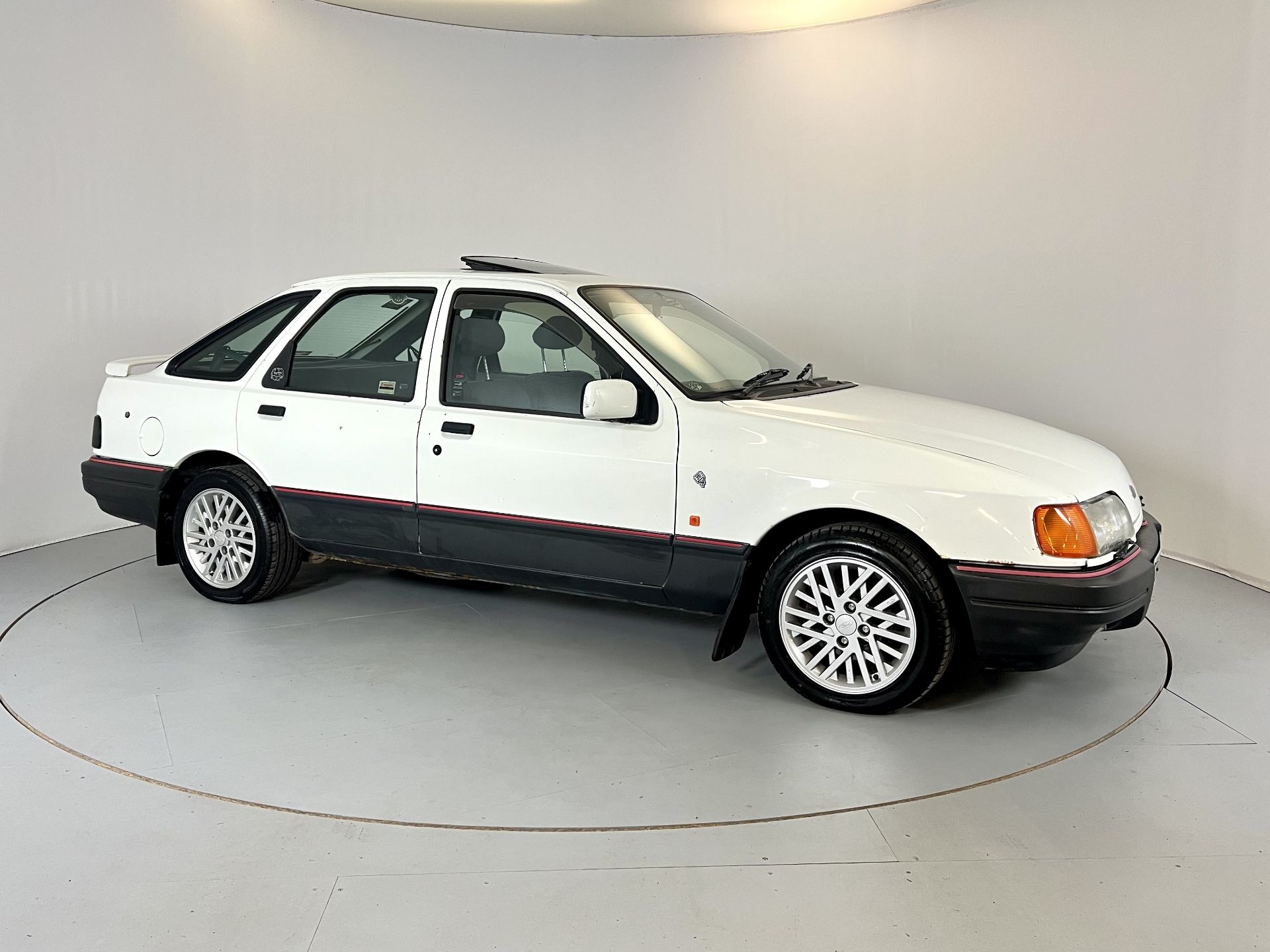 Ford Sierra 2.9 GLS 4X4 - Image 12 of 34