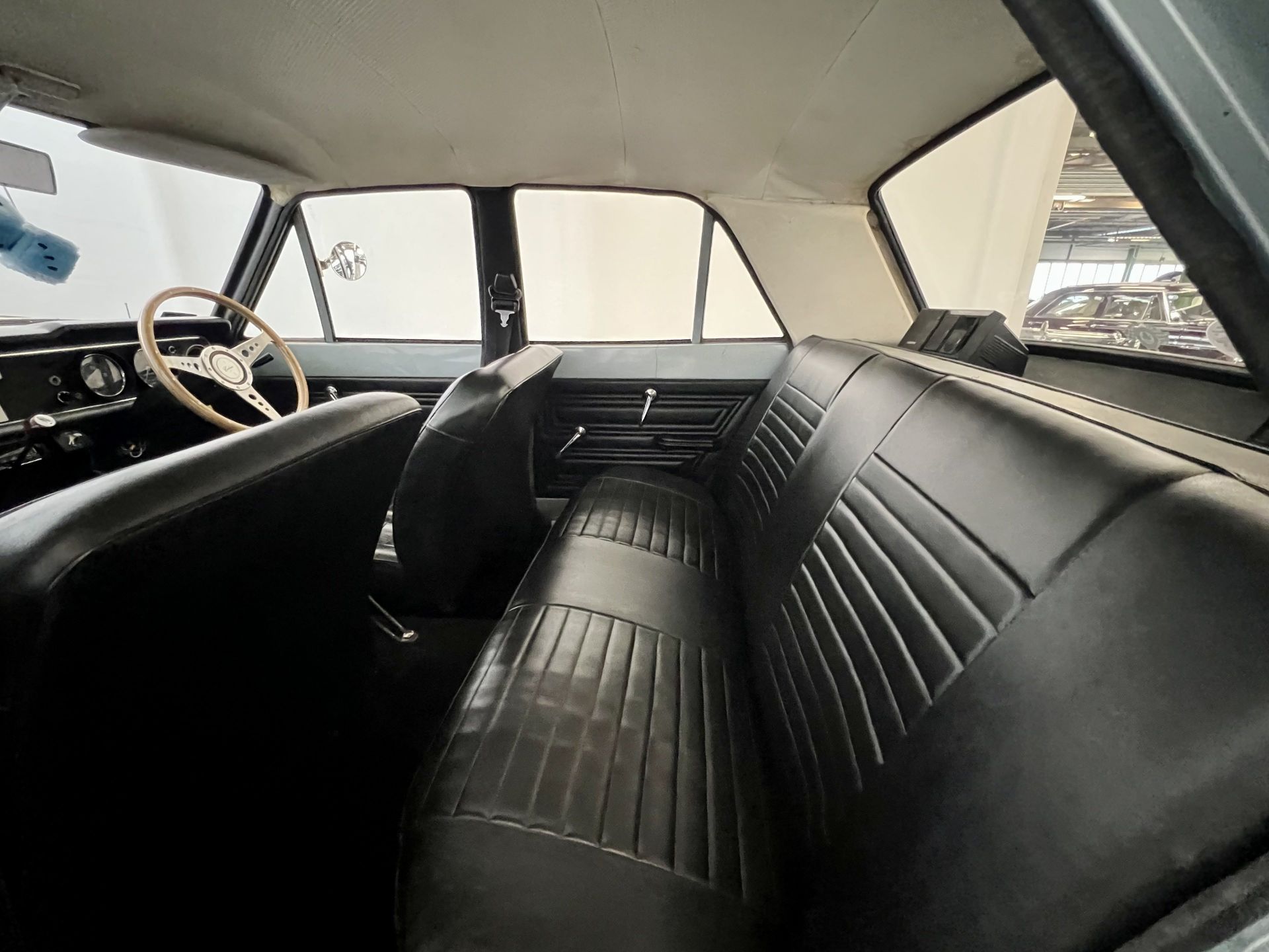 Ford Cortina 1300 DeLuxe - Image 25 of 36