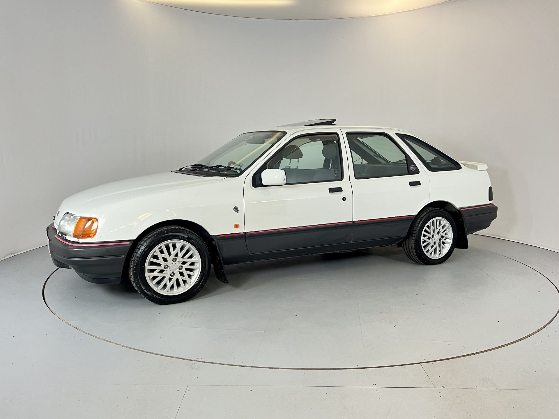 Ford Sierra 2.9 GLS 4X4 - Image 4 of 34