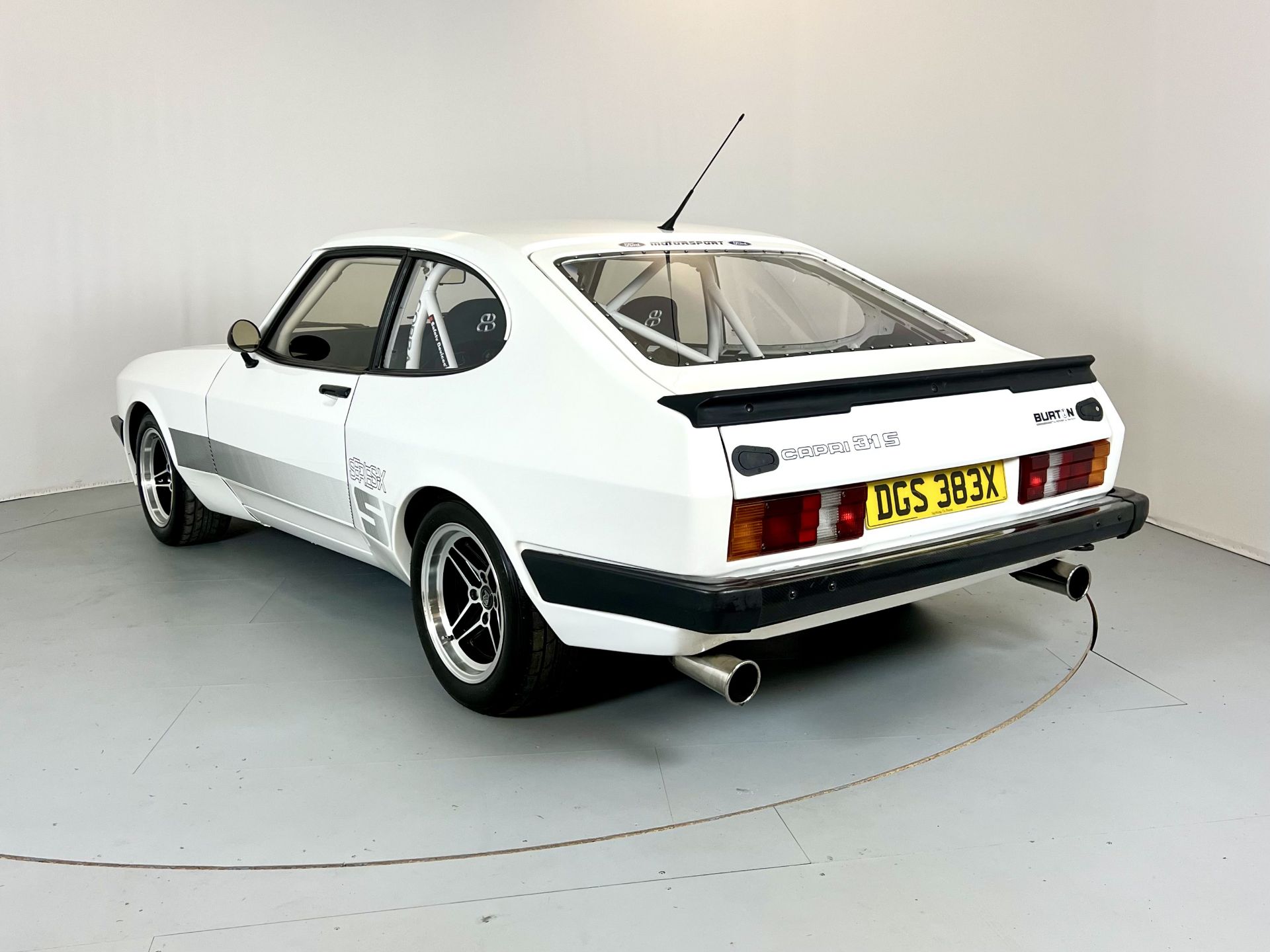 Ford Capri 3.0 S Xpack - Image 7 of 37