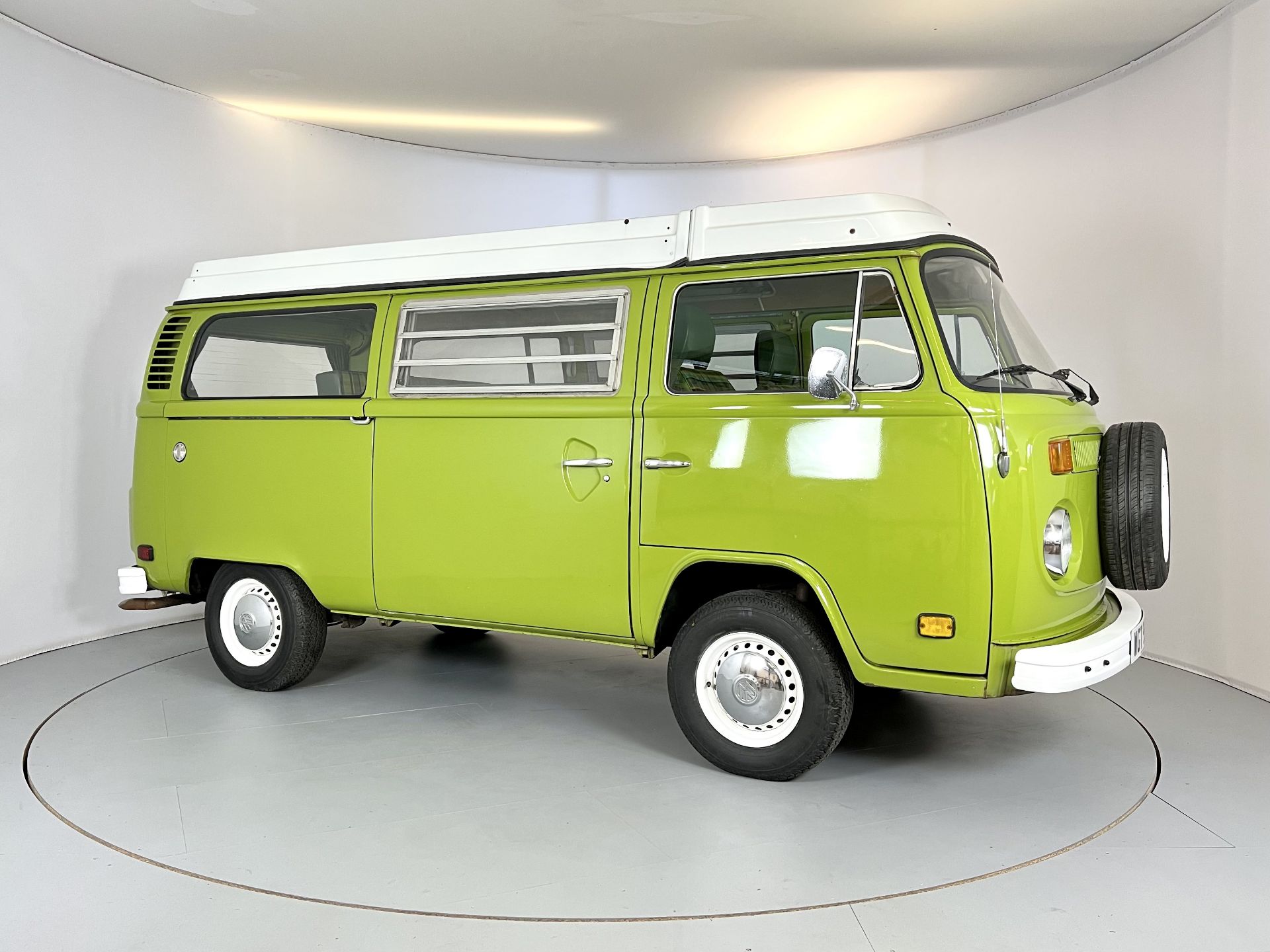 Volkswagen T2 Camper - Image 12 of 33