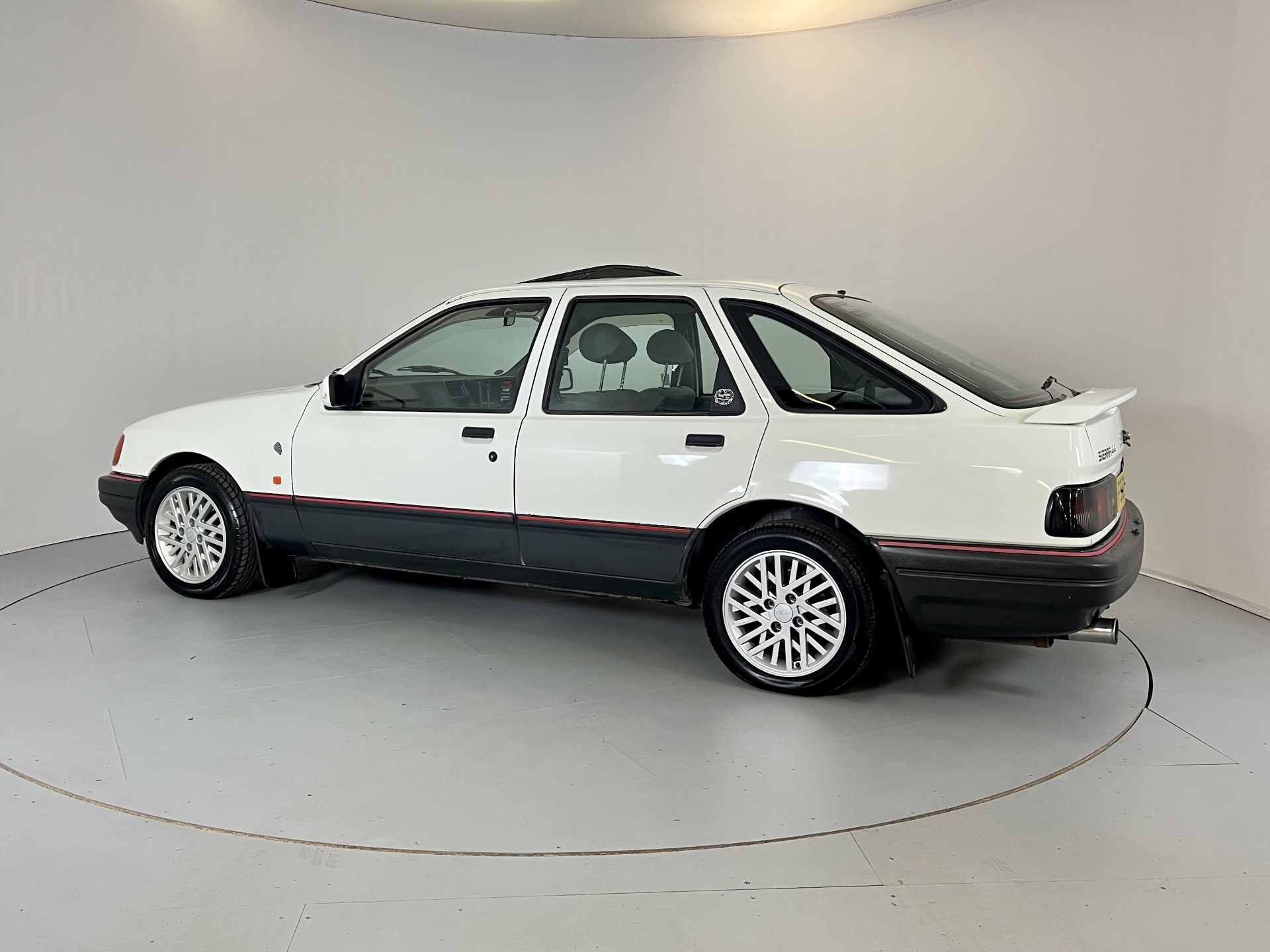 Ford Sierra 2.9 GLS 4X4 - Image 6 of 34