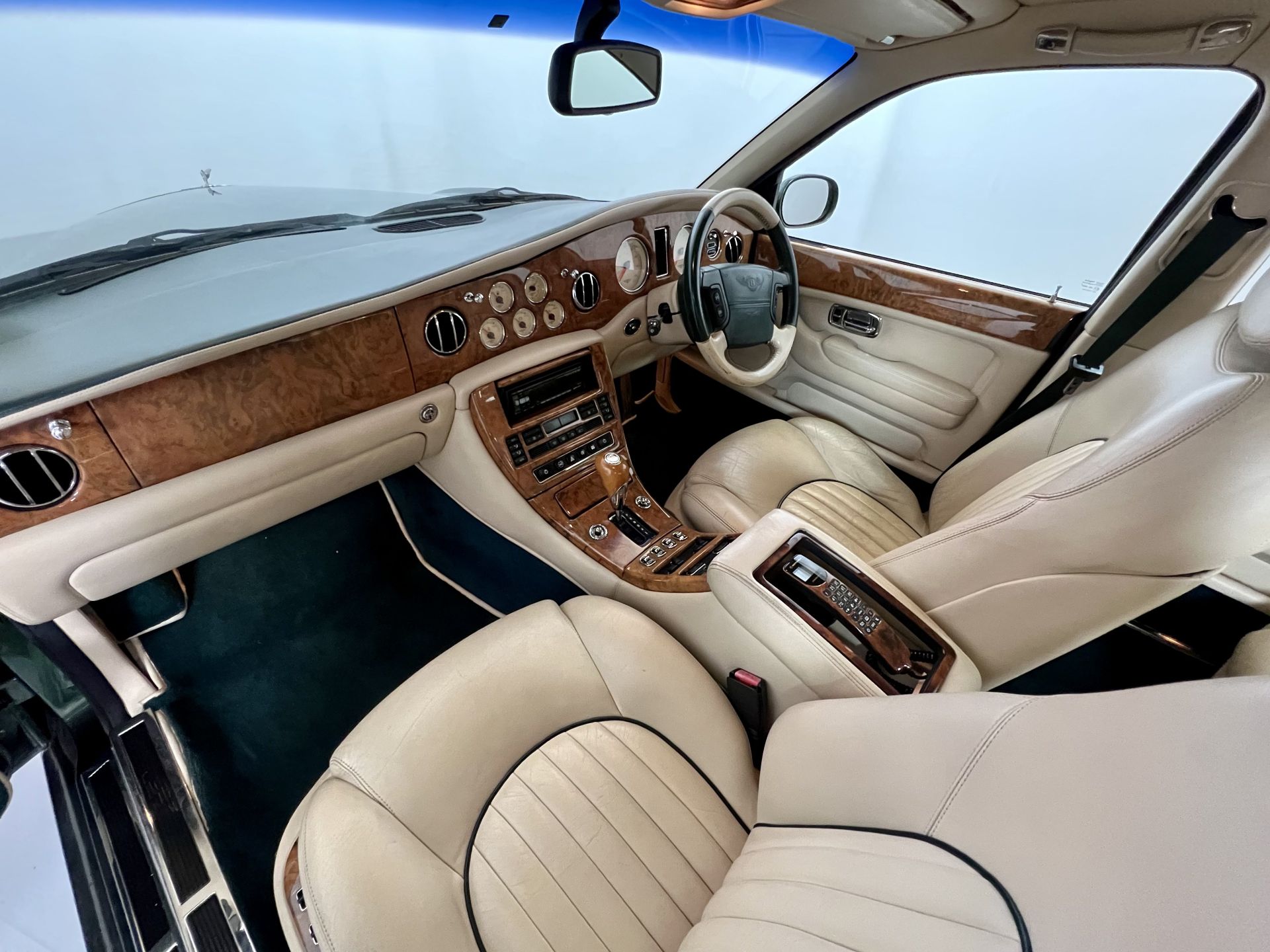 Bentley Arnage - Image 28 of 35