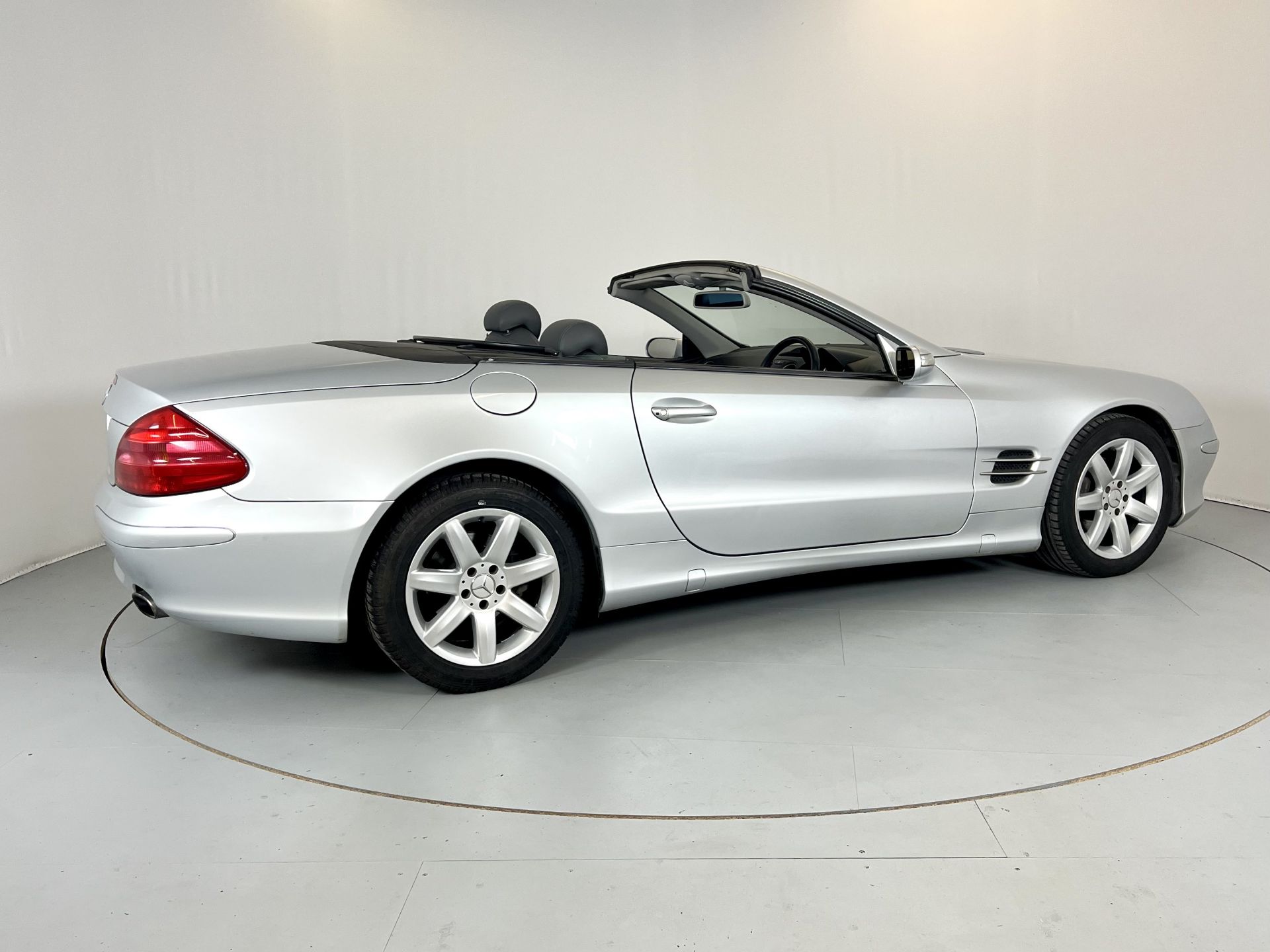 Mercedes-Benz SL350 - Image 10 of 30