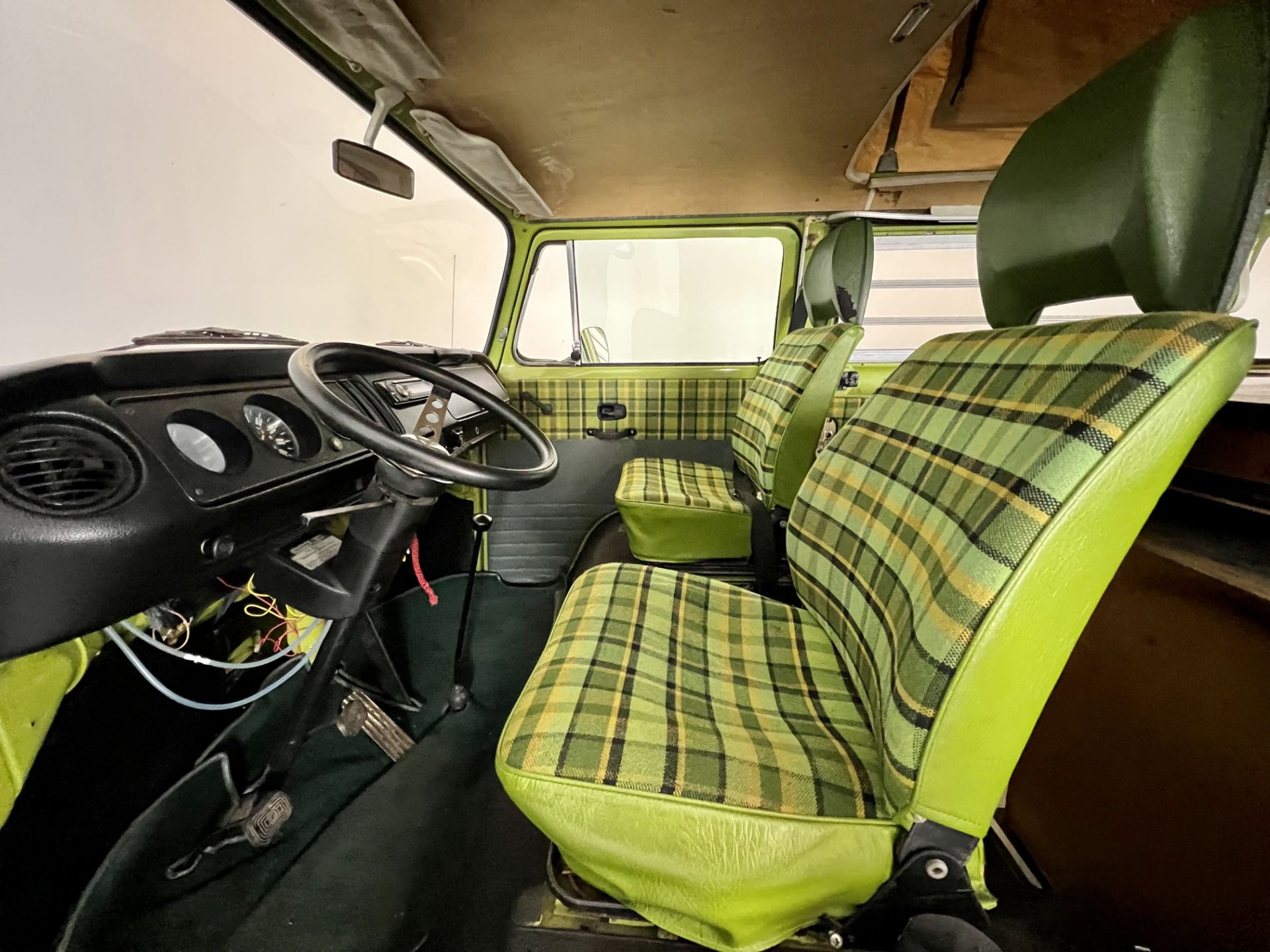 Volkswagen T2 Camper - Image 27 of 33