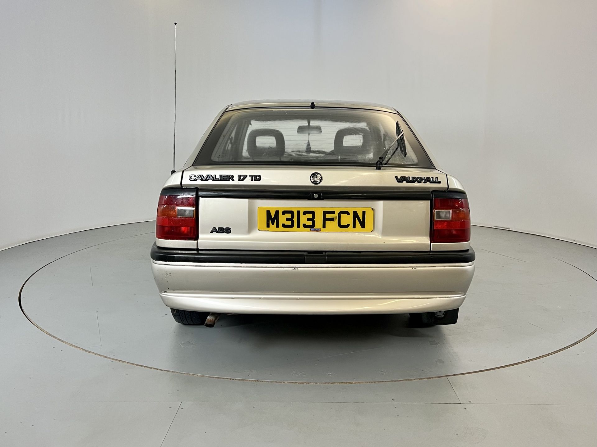 Vauxhall Cavalier - Image 8 of 33