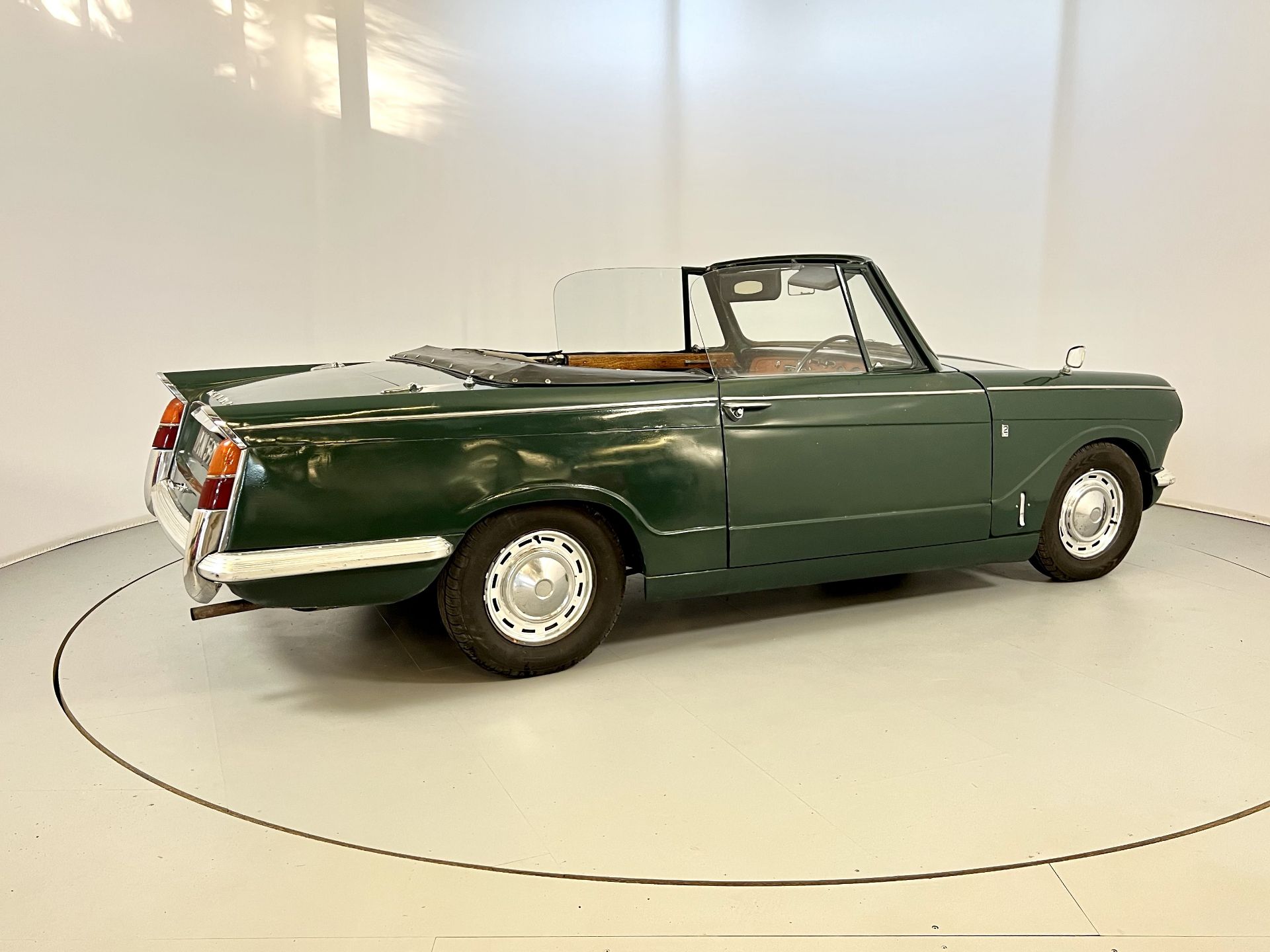 Triumph Vitesse - Image 10 of 24