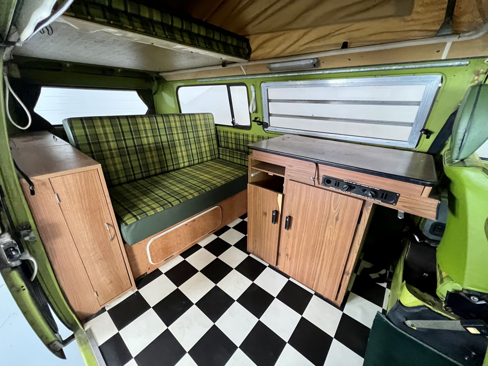 Volkswagen T2 Camper - Image 20 of 33