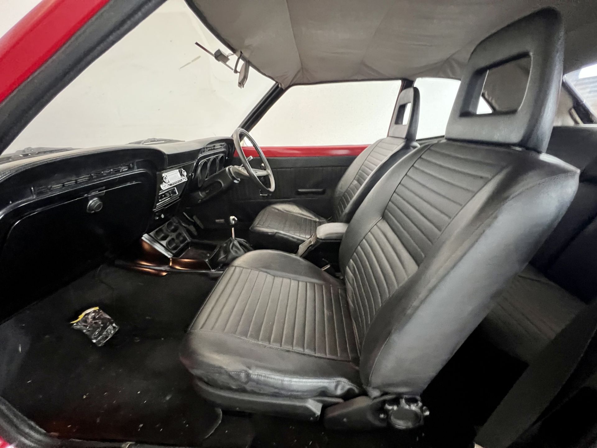 Ford Cortina - Image 23 of 31