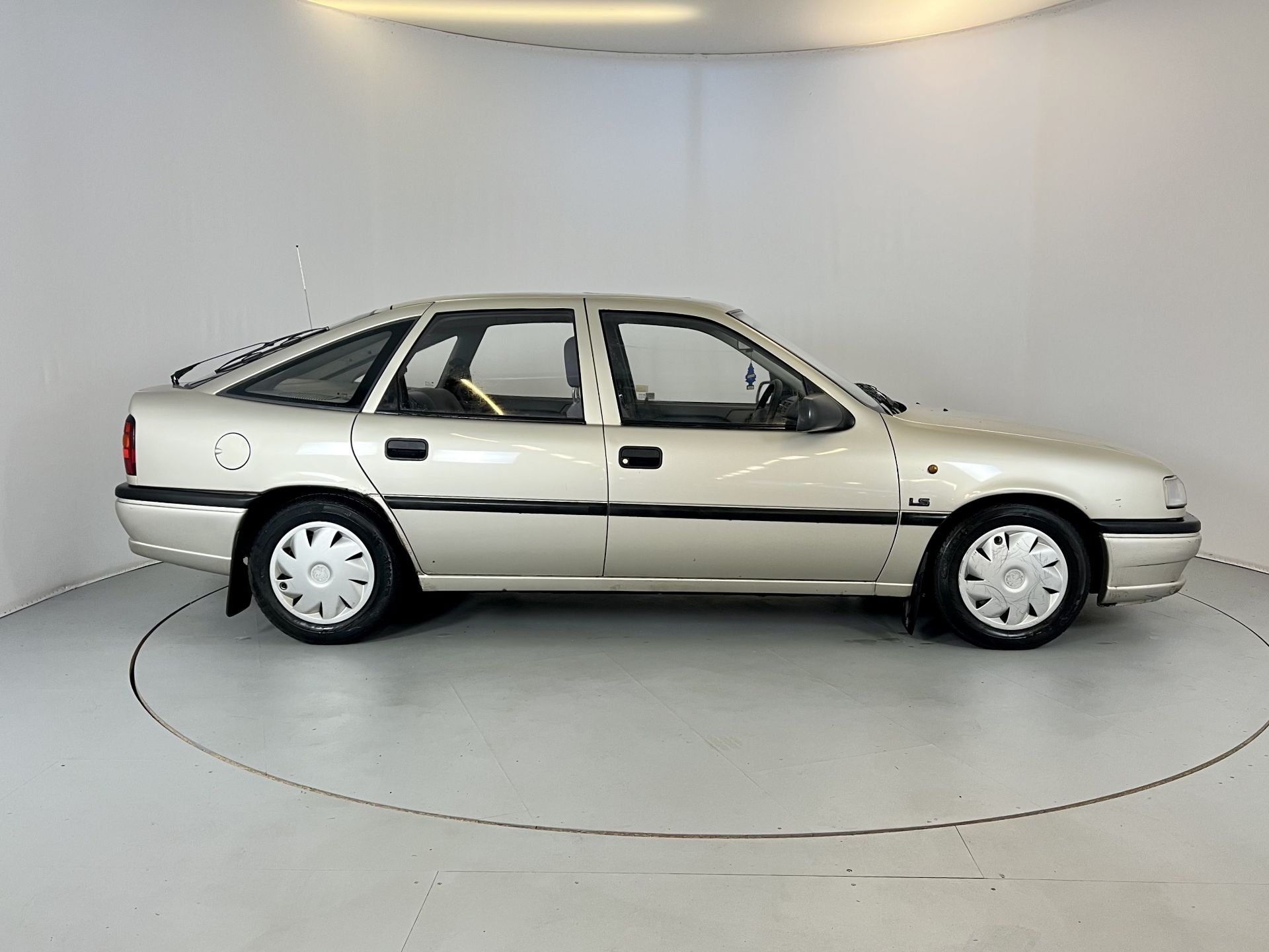 Vauxhall Cavalier - Image 11 of 33