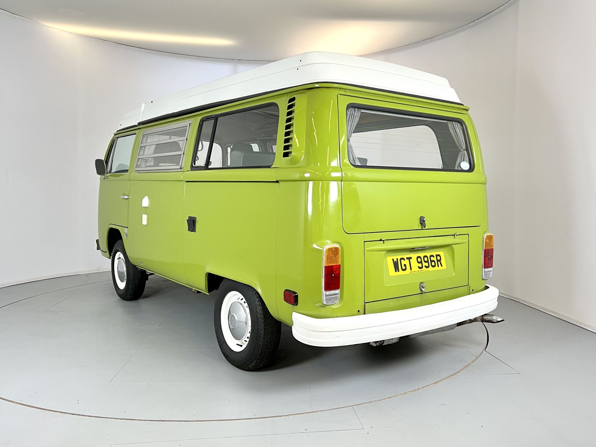 Volkswagen T2 Camper - Image 7 of 33