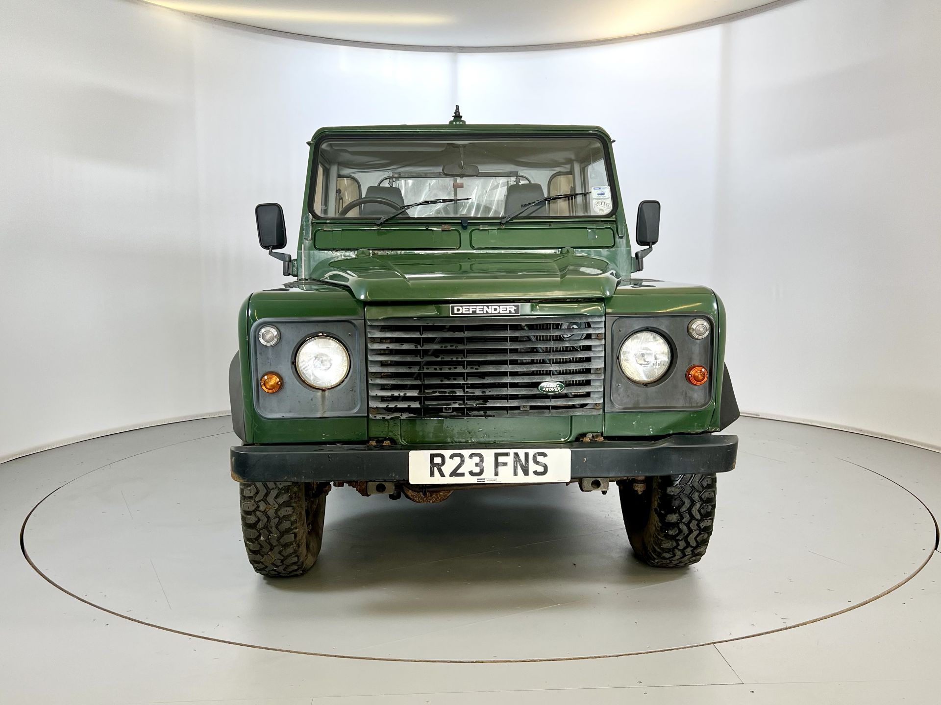 Land Rover Defender 110 - Image 2 of 23