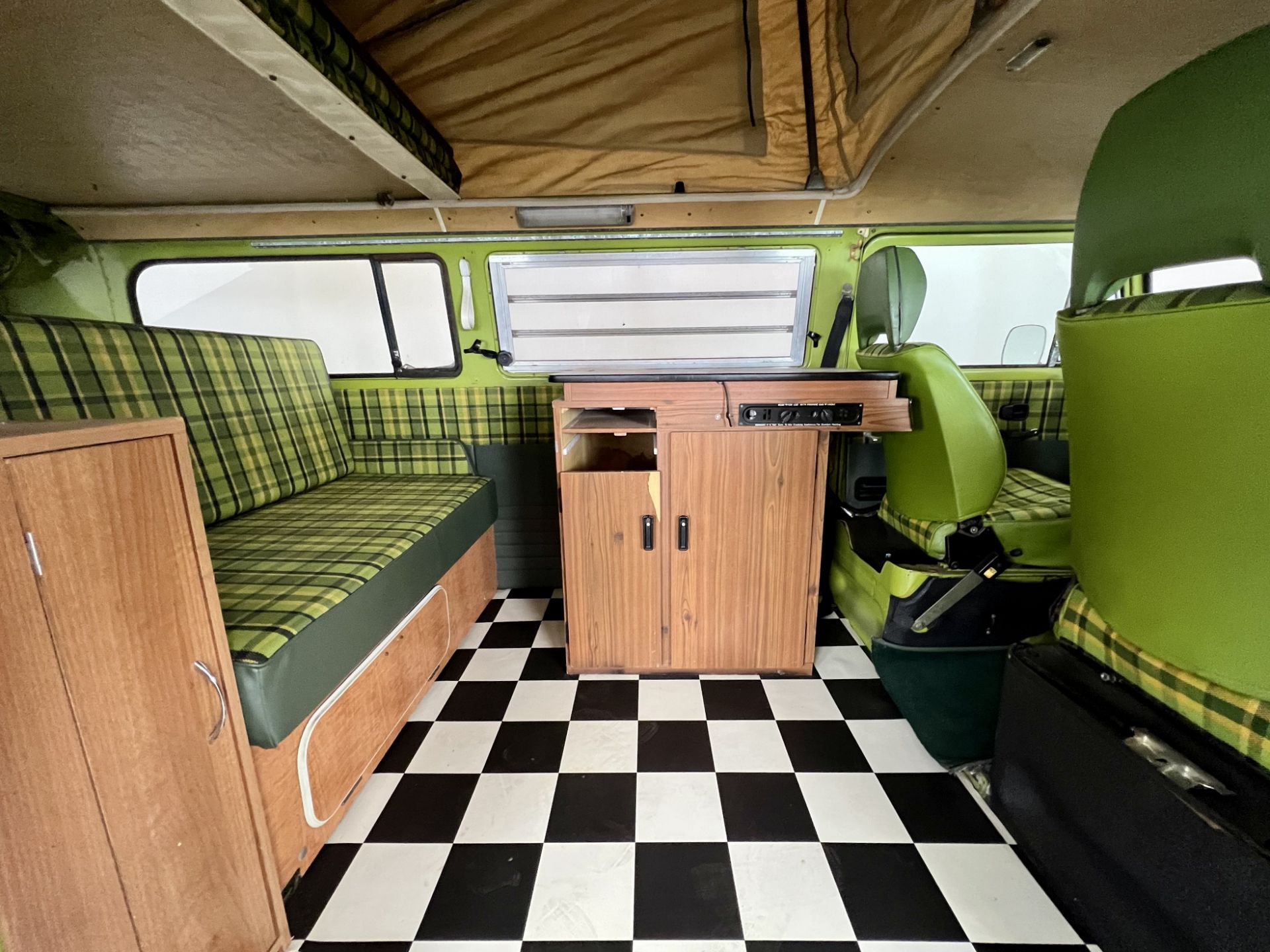 Volkswagen T2 Camper - Image 19 of 33