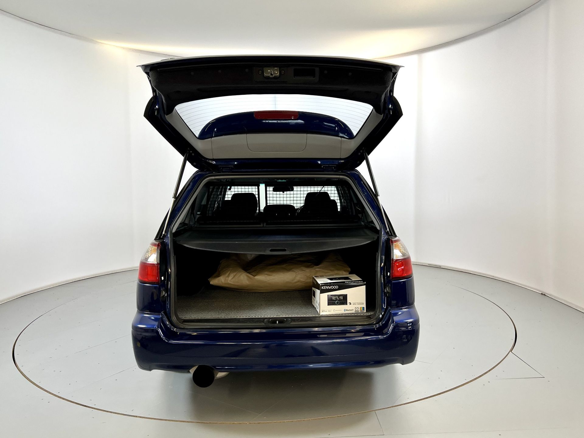 Subaru Legacy GTB E-Tune - Image 30 of 33