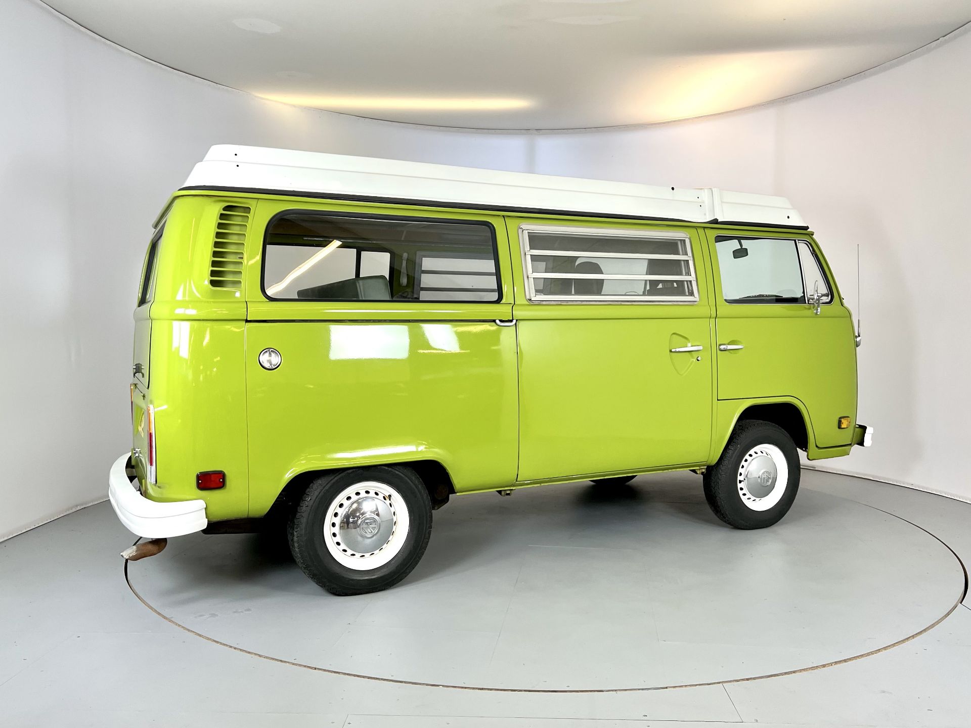 Volkswagen T2 Camper - Image 10 of 33