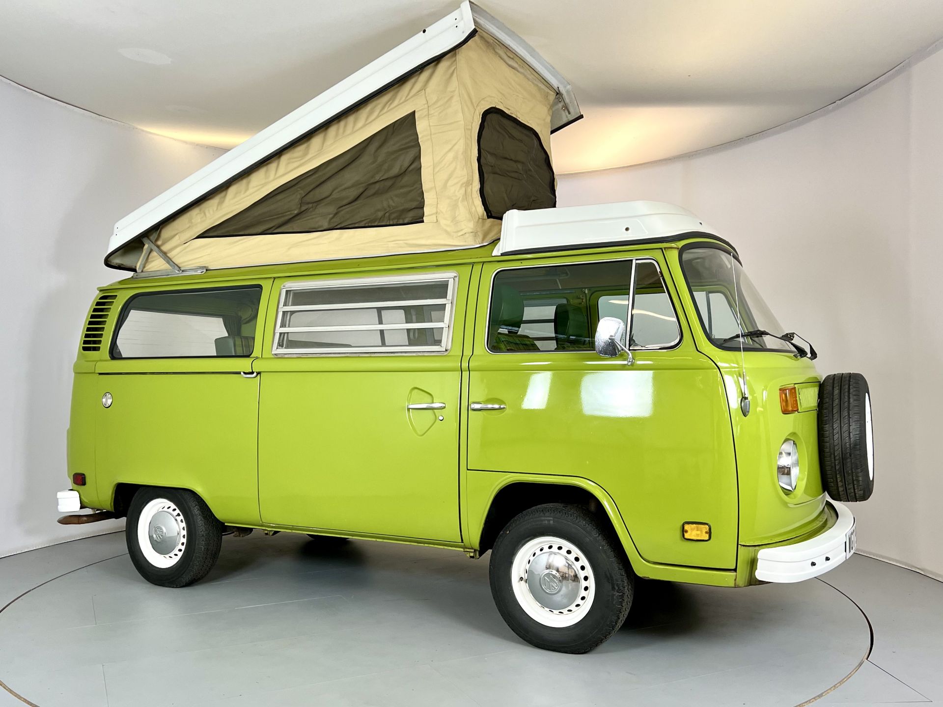 Volkswagen T2 Camper - Image 13 of 33