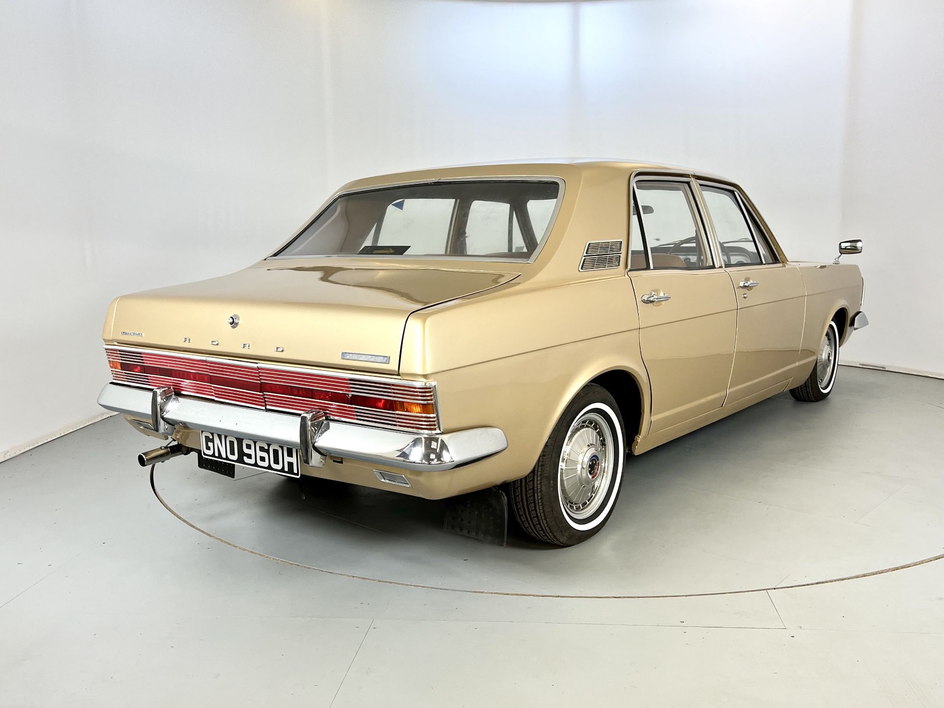 Ford Zodiac MK4 - Image 10 of 34