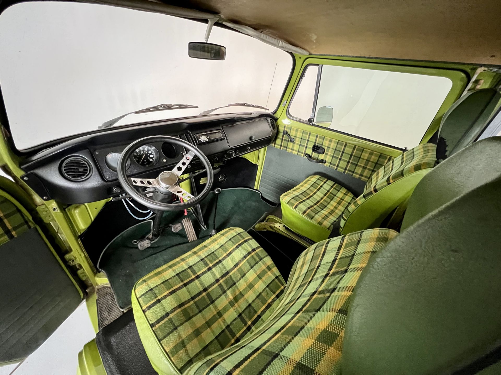 Volkswagen T2 Camper - Image 28 of 33