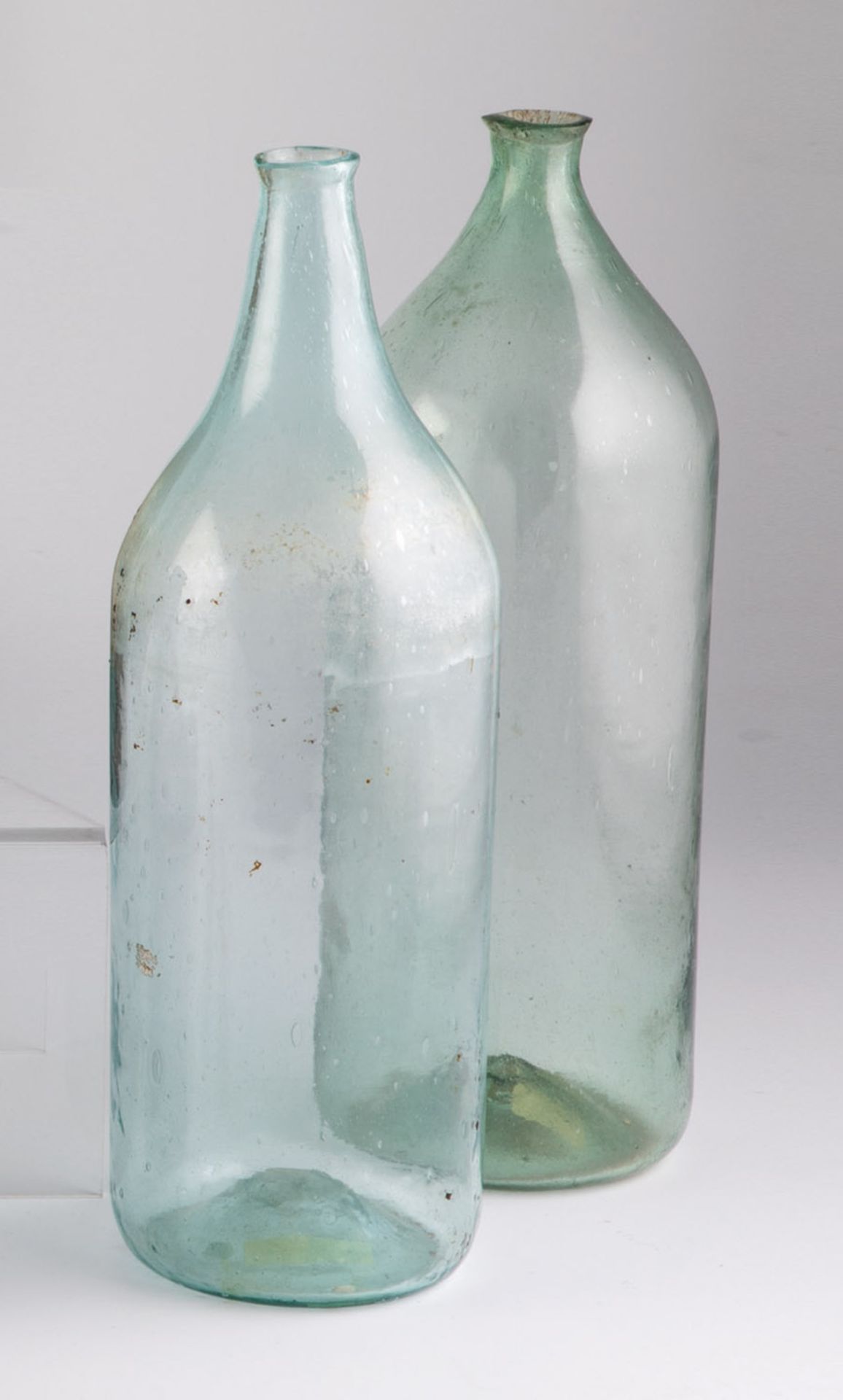Zwei Mineralwasserflaschen aus Rohitsch-Sauerbrunn