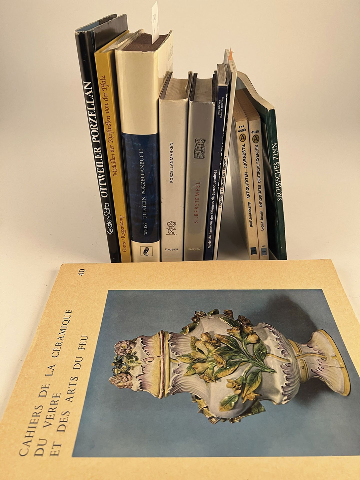 Konvolut: 11 Fachbücher über Kunsthandwerk