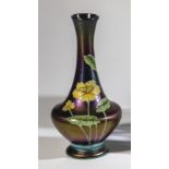 Vase mit Hahnenfuß