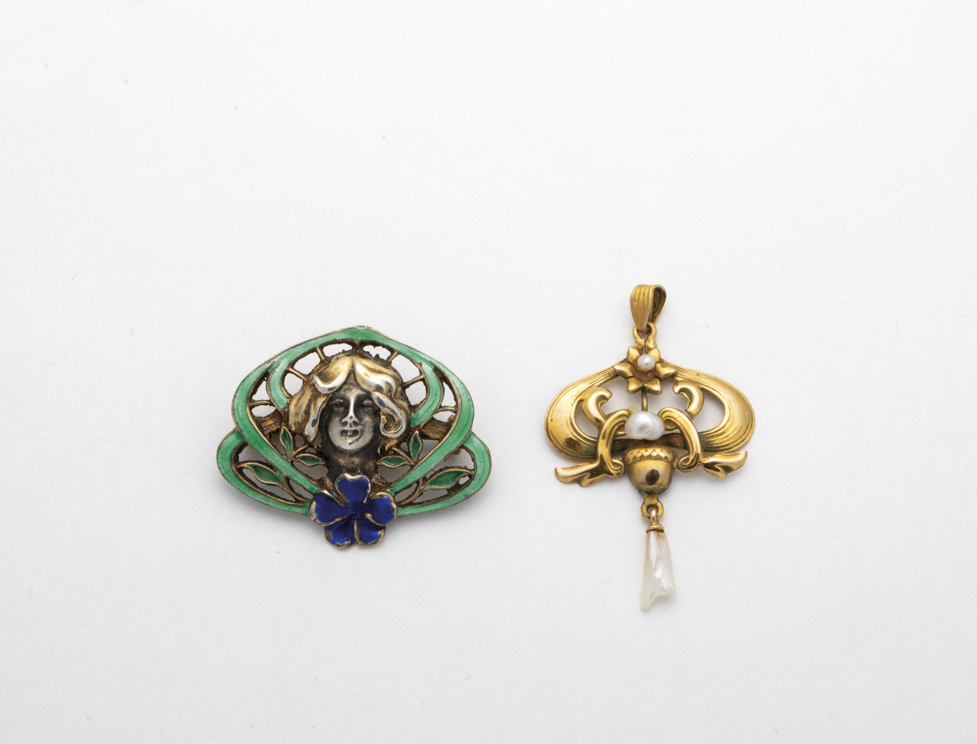 Art Nouveau brooch and pendant