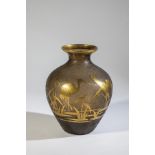 Vase mit Kranich