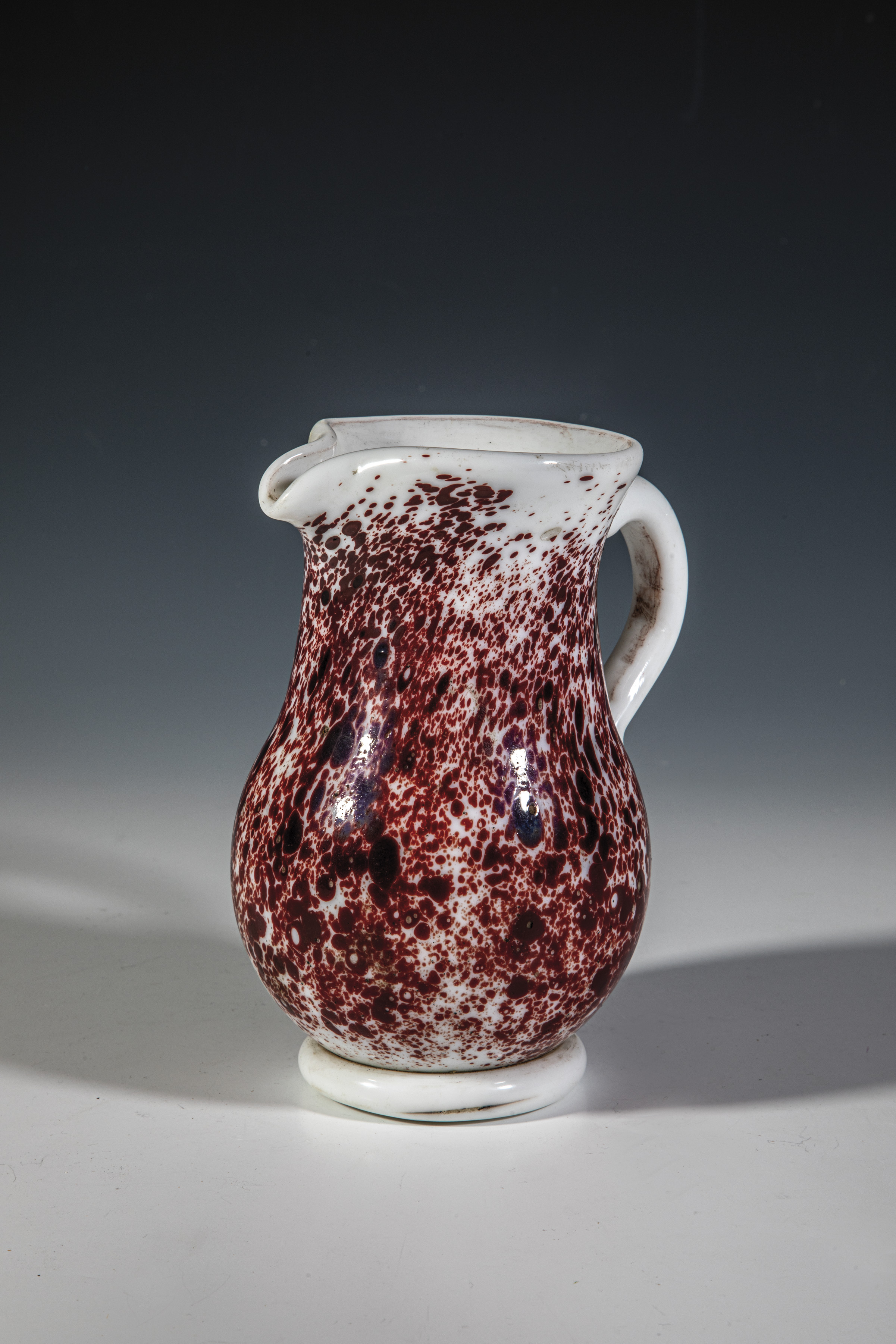 Pitcher with handle