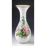 Große Vase mit Blumenbuketts