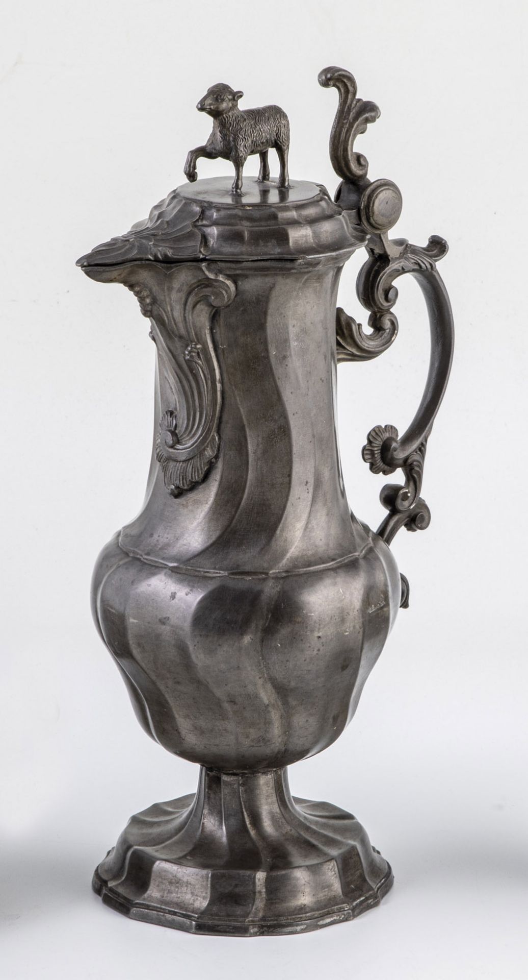 Communion jug made of pewter