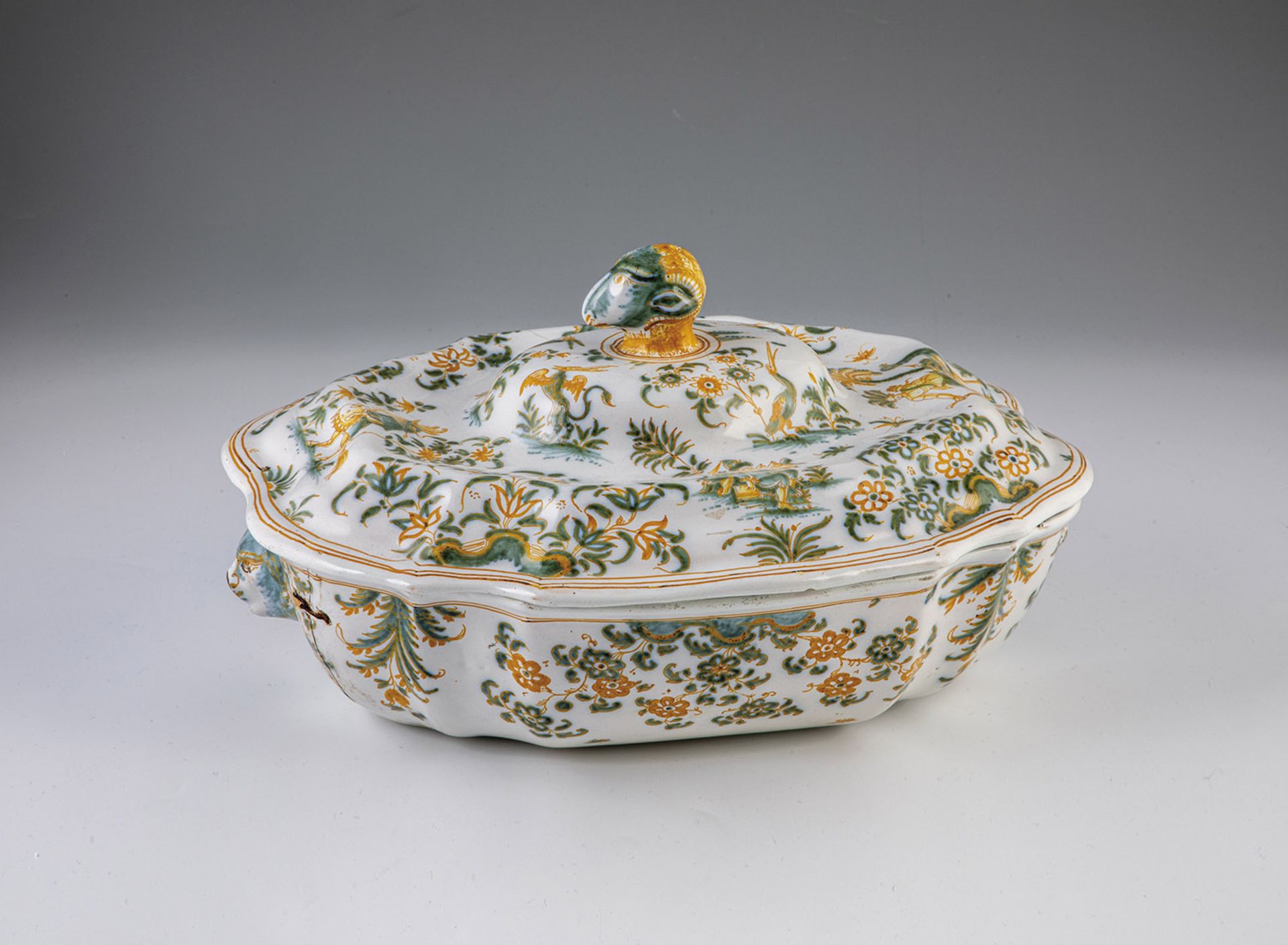 Large lidded tureen with grotesque decoration