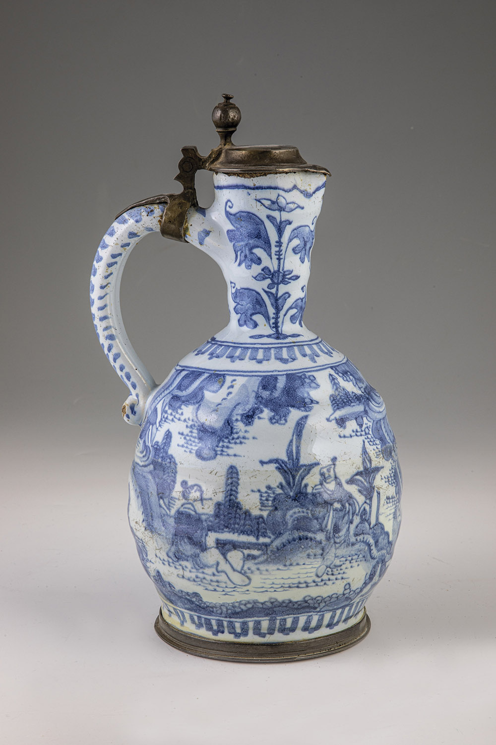 Narrow neck jug with chinoiserie - Image 3 of 3