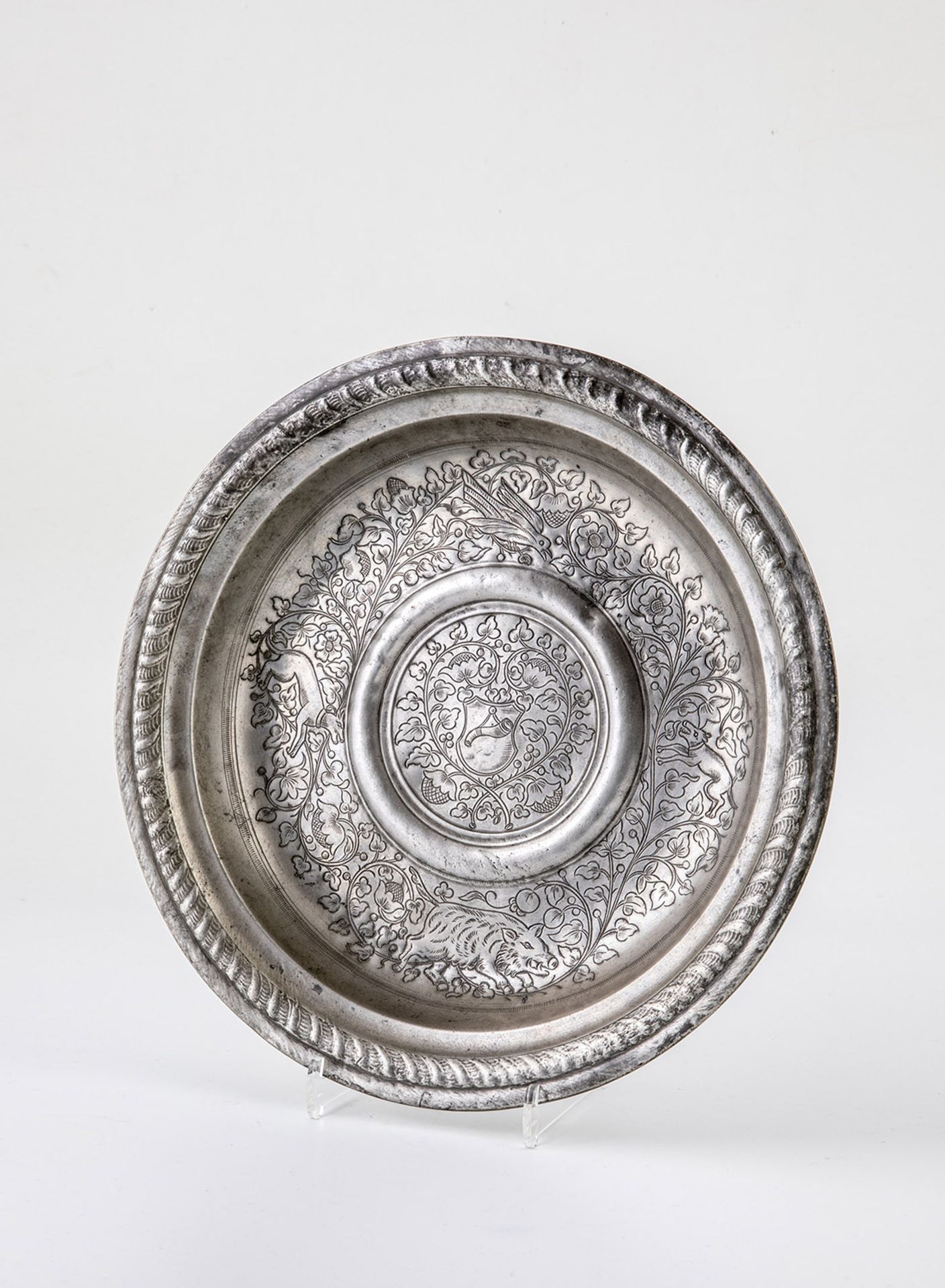 Pewter plate with hunting motifs