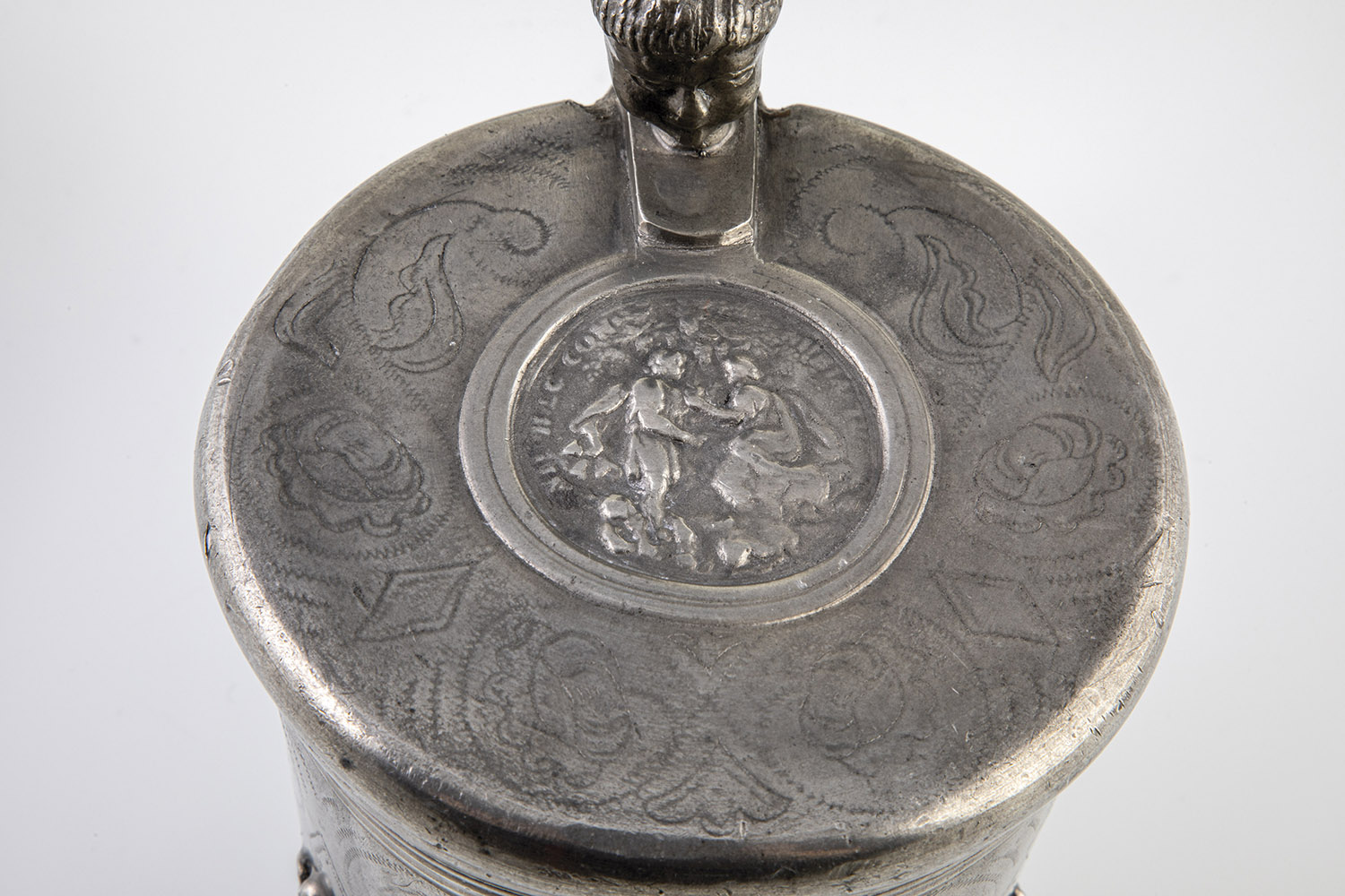 Baroque pewter wedding jug - Image 3 of 3