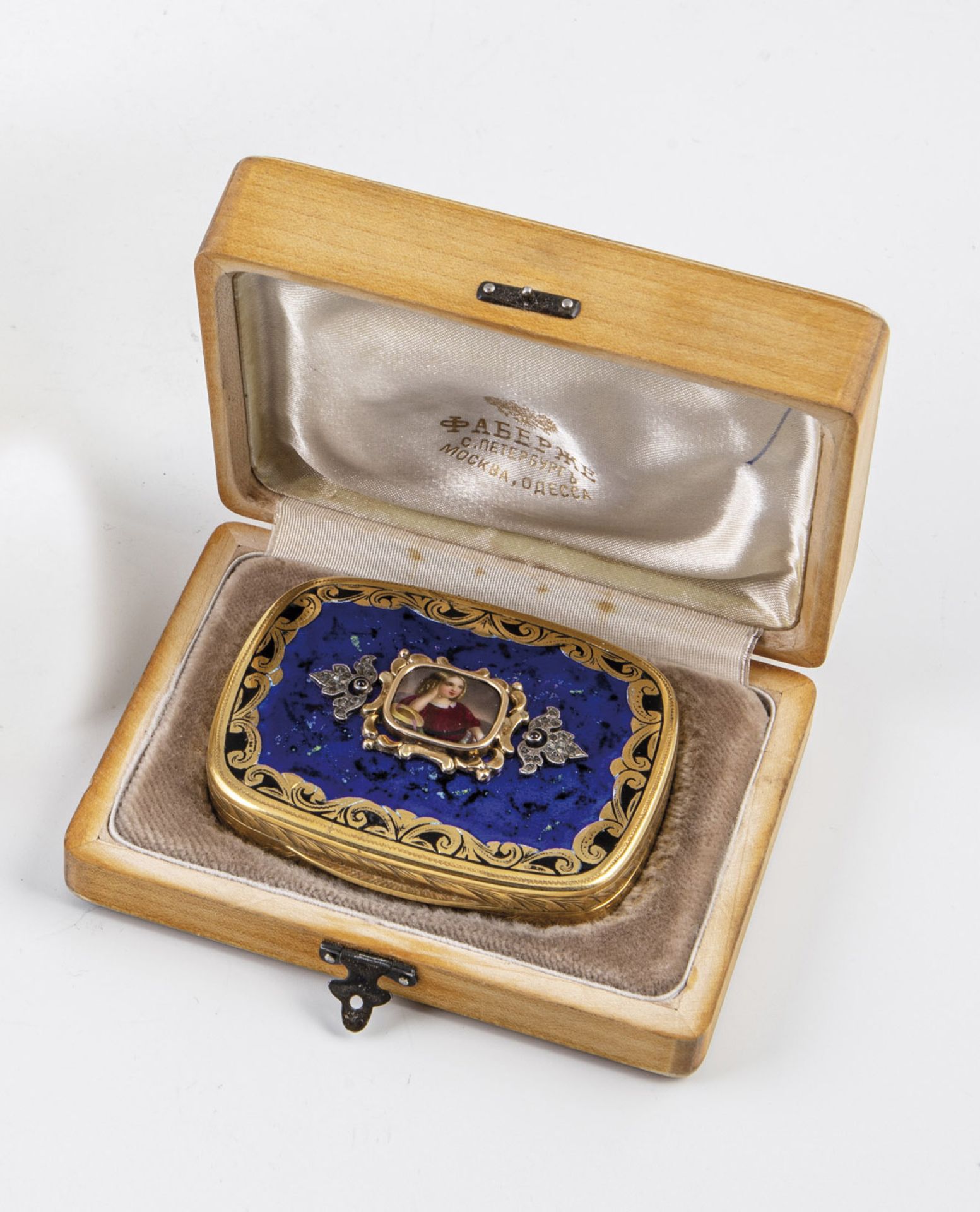 Enamel box with portrait of girl