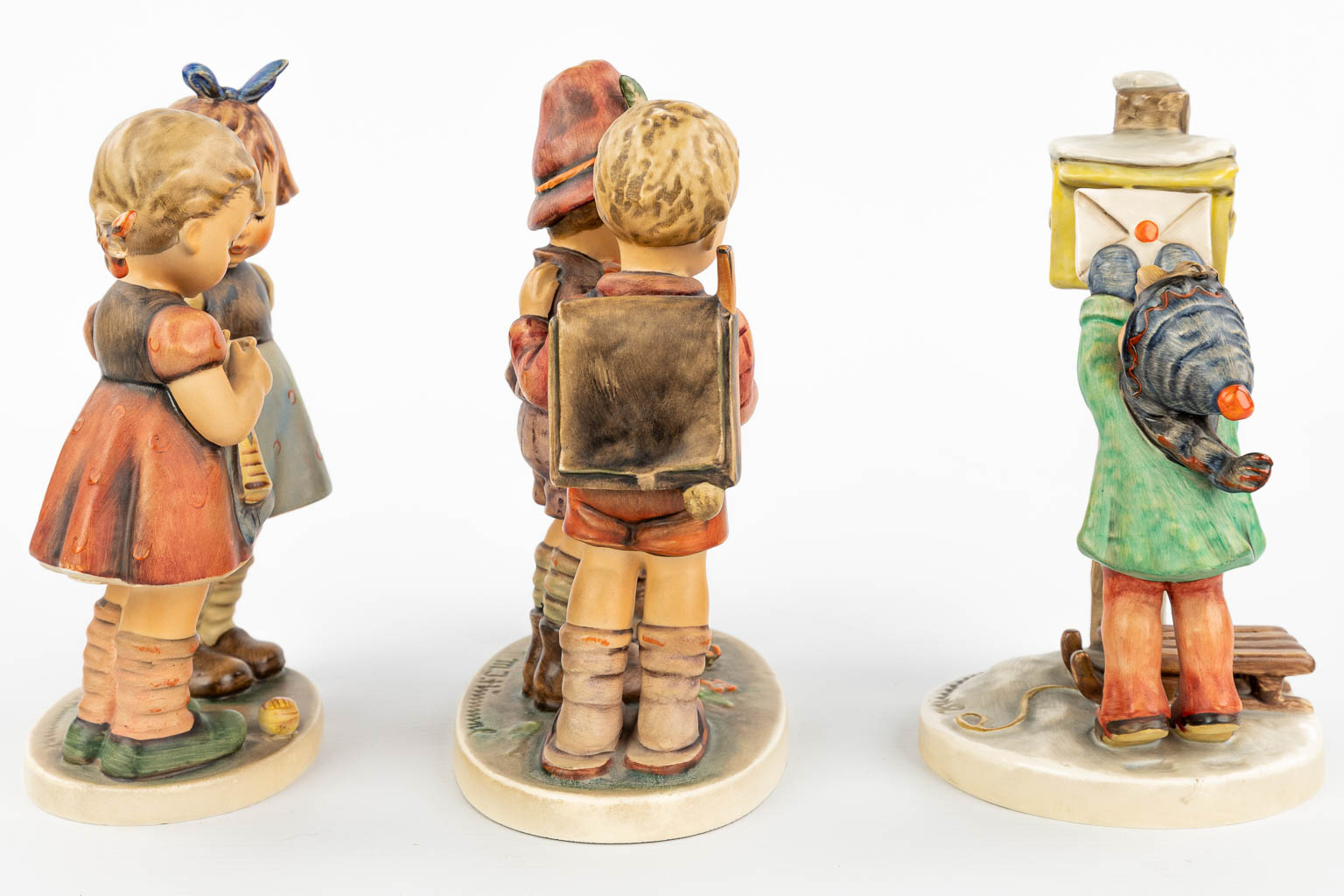 A collection of 3 statues made by Hummel. (H:19cm) - Image 12 of 17