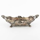 An antique table centrepiece or Jardinire, made in art nouveau style of silver-plated metal. (H:14c