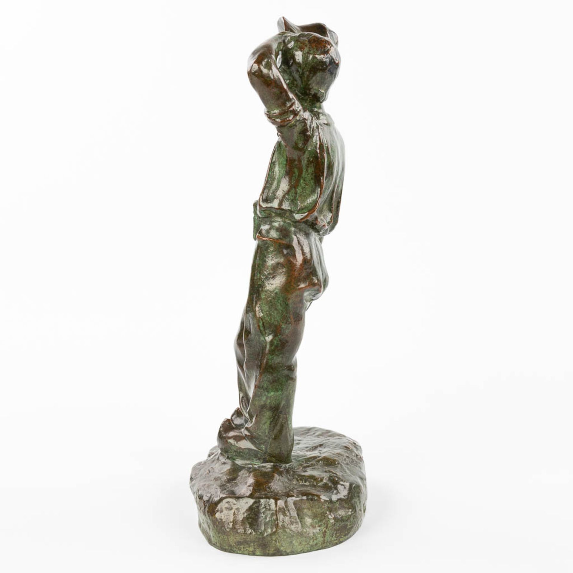 Arthur PUYT (1873-1955) 'Man with the hat', patinated bronze. (H:40cm) - Image 2 of 10