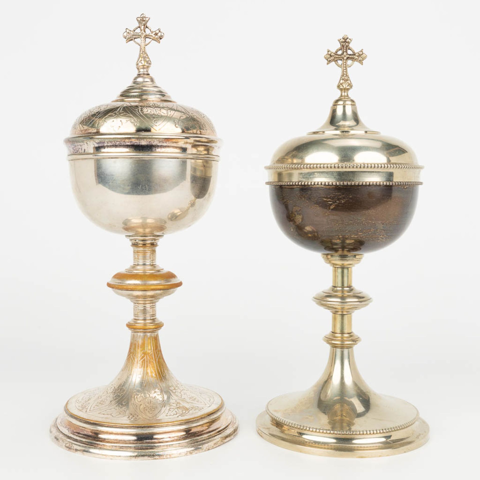 A collection of 2 silver-plated ciboria, gothic revival. (H:28cm) - Image 9 of 13
