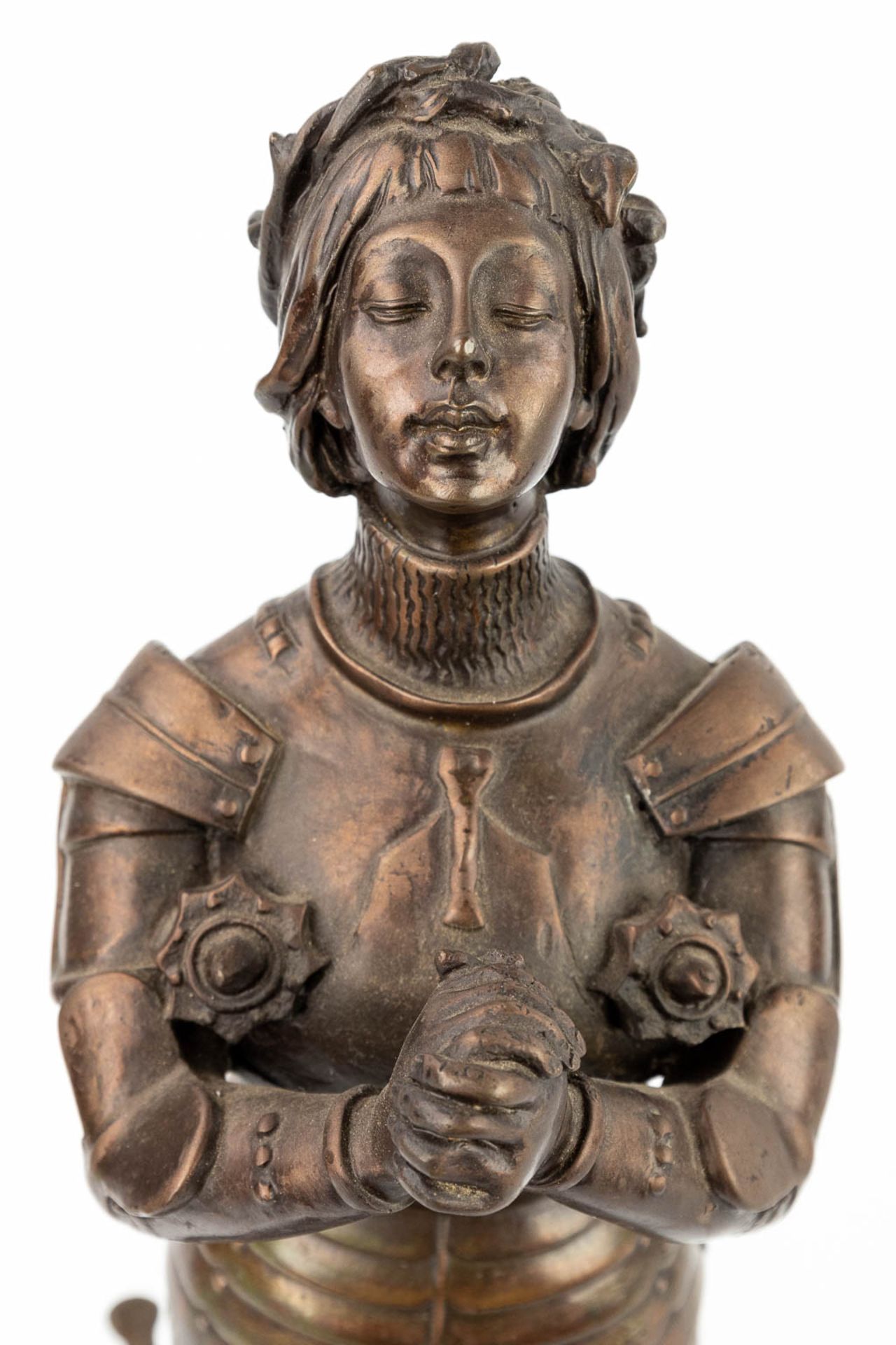 A collection of 2 statues of Jeanne D'arc made of spelter and bronze. (H:50cm) - Image 12 of 12