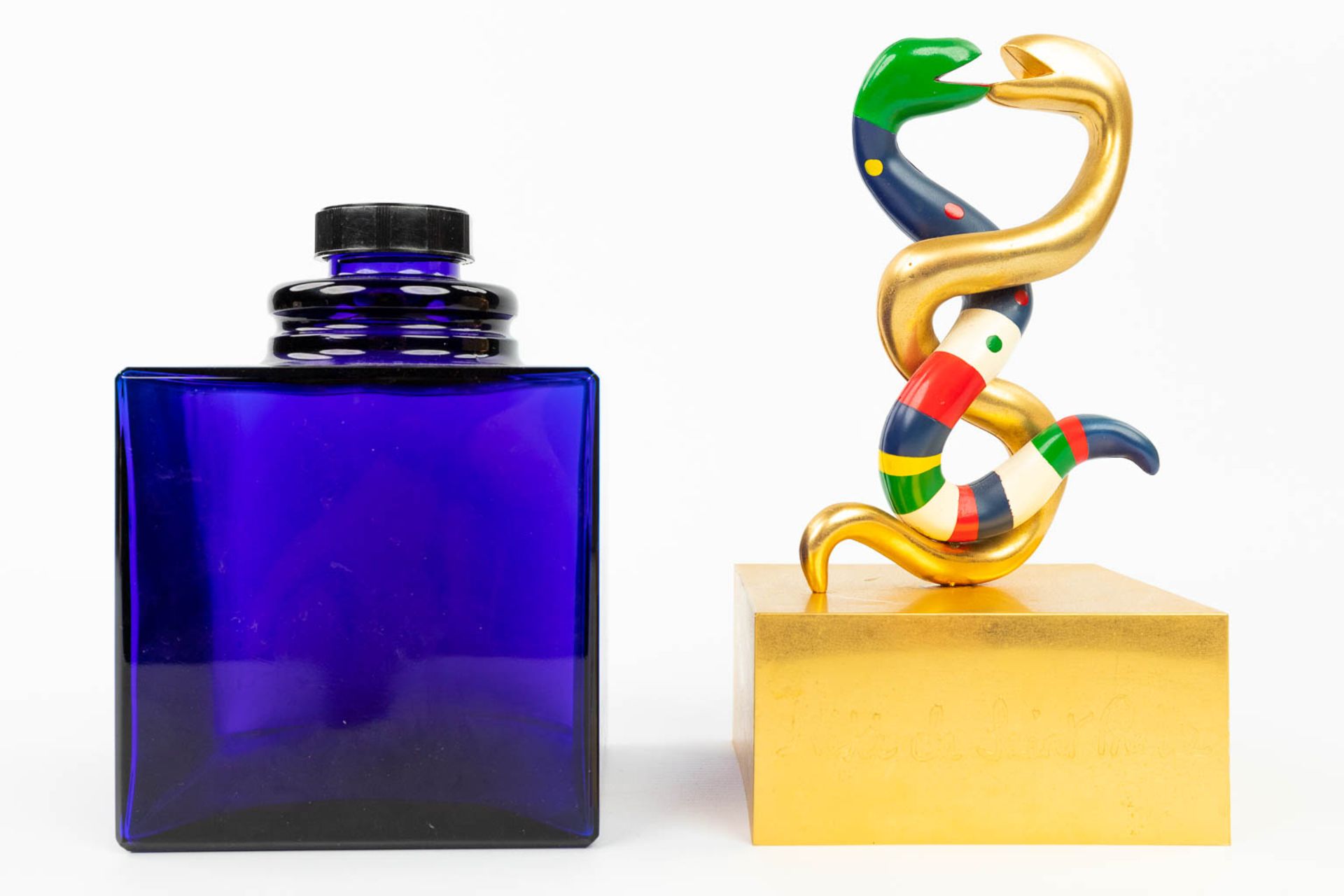 Niki DE SAINT-PHALLE (1930-2002) 2 snakes on a perfume display bottle (c.1980). (H:36cm) - Image 5 of 10