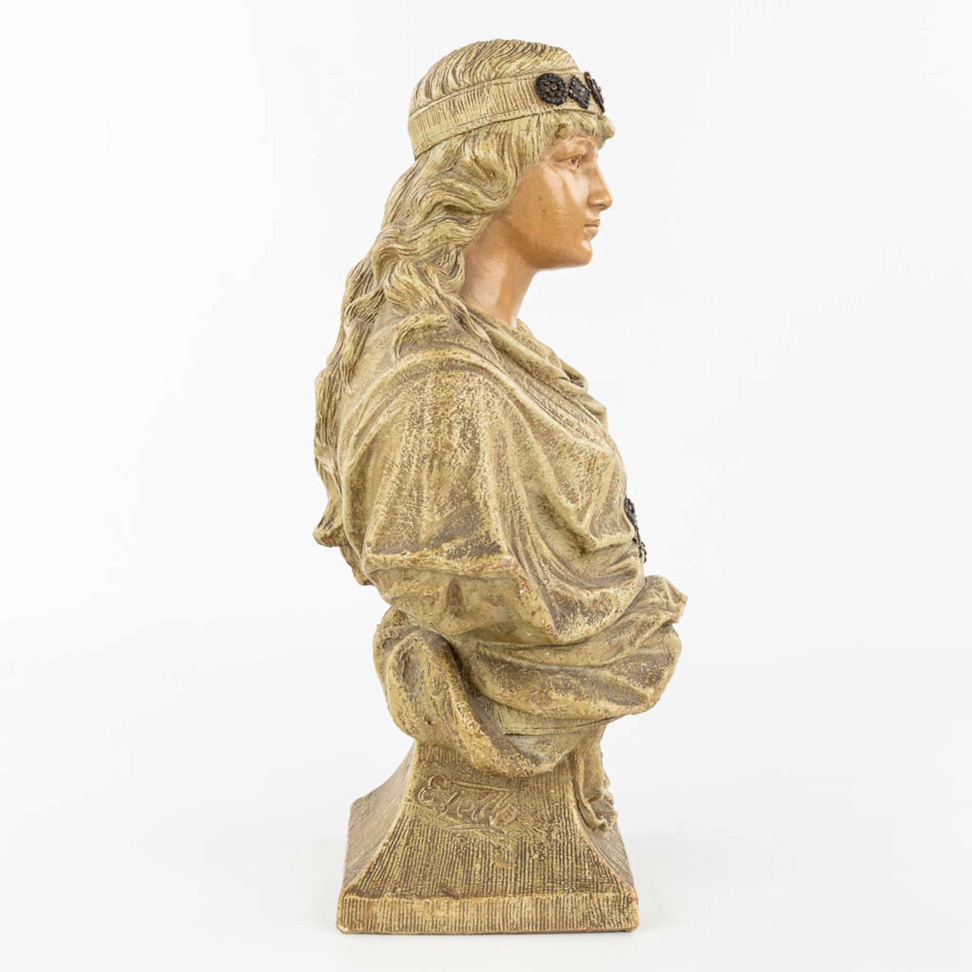 E. TELL (XIX-XX) and Friedrich GOLDSCHEIDER (1845-1897) 'Judith' a buste made of terracotta, for Gol - Image 4 of 14