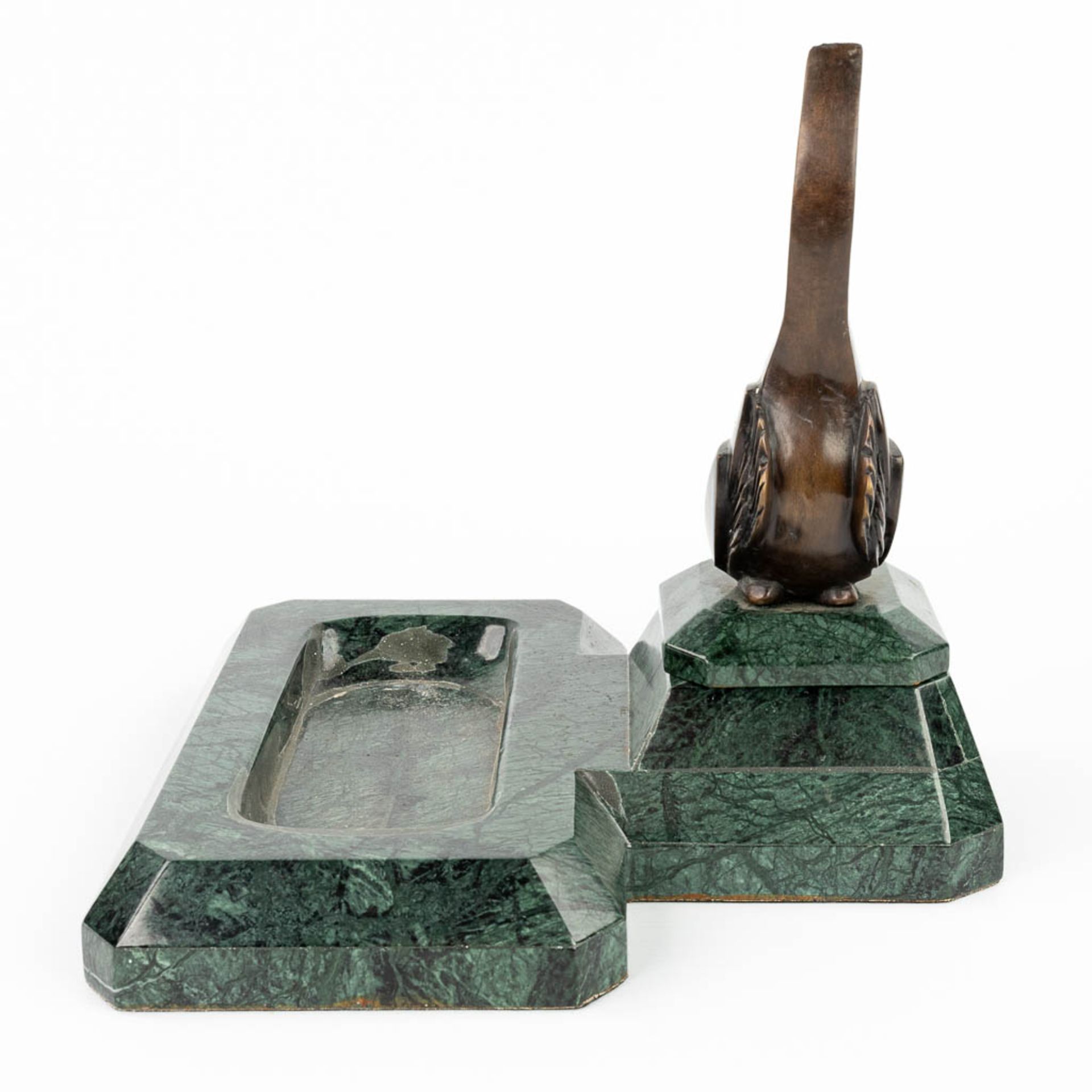 A 'Vide Poche' made of marble with a bird made of bronze in art deco style. - Image 4 of 10