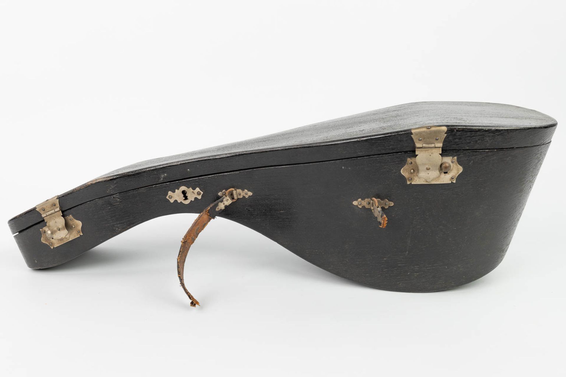 A collection of 3 musical instruments: 2 mandolines and a violin, after a model made by Stradivarius - Image 11 of 56